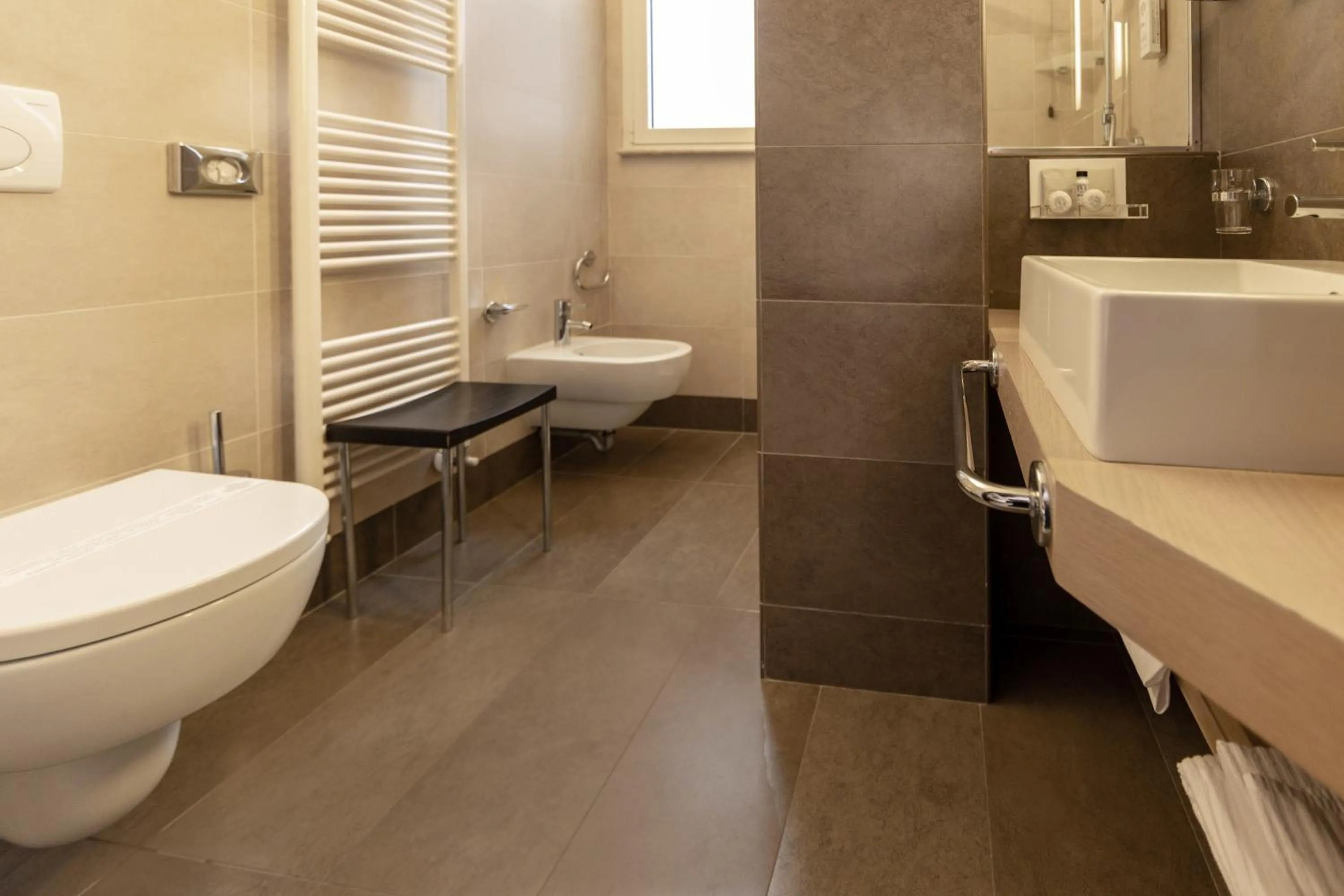 Toilet in Hotel Imperial