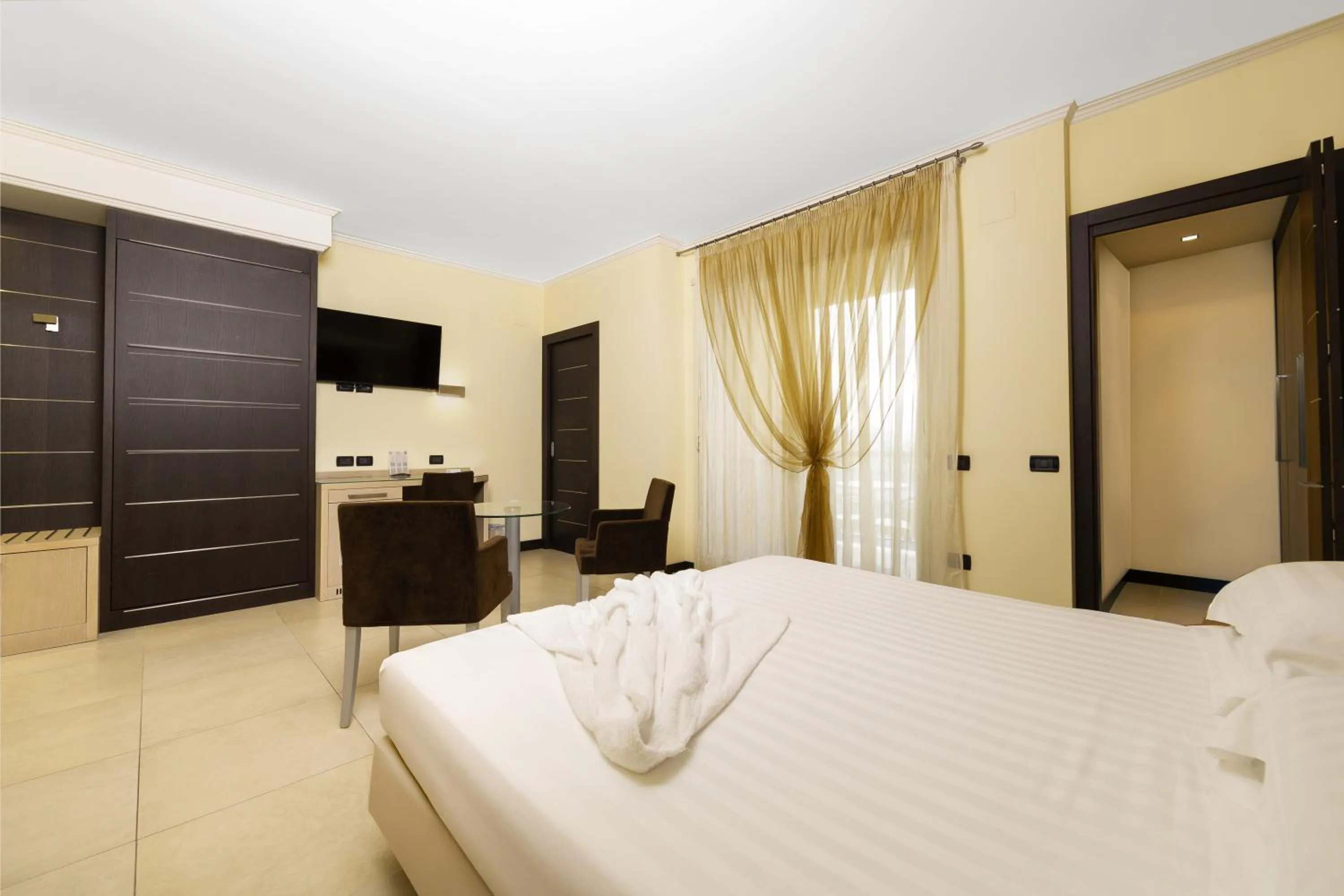 Bed in Hotel Imperial