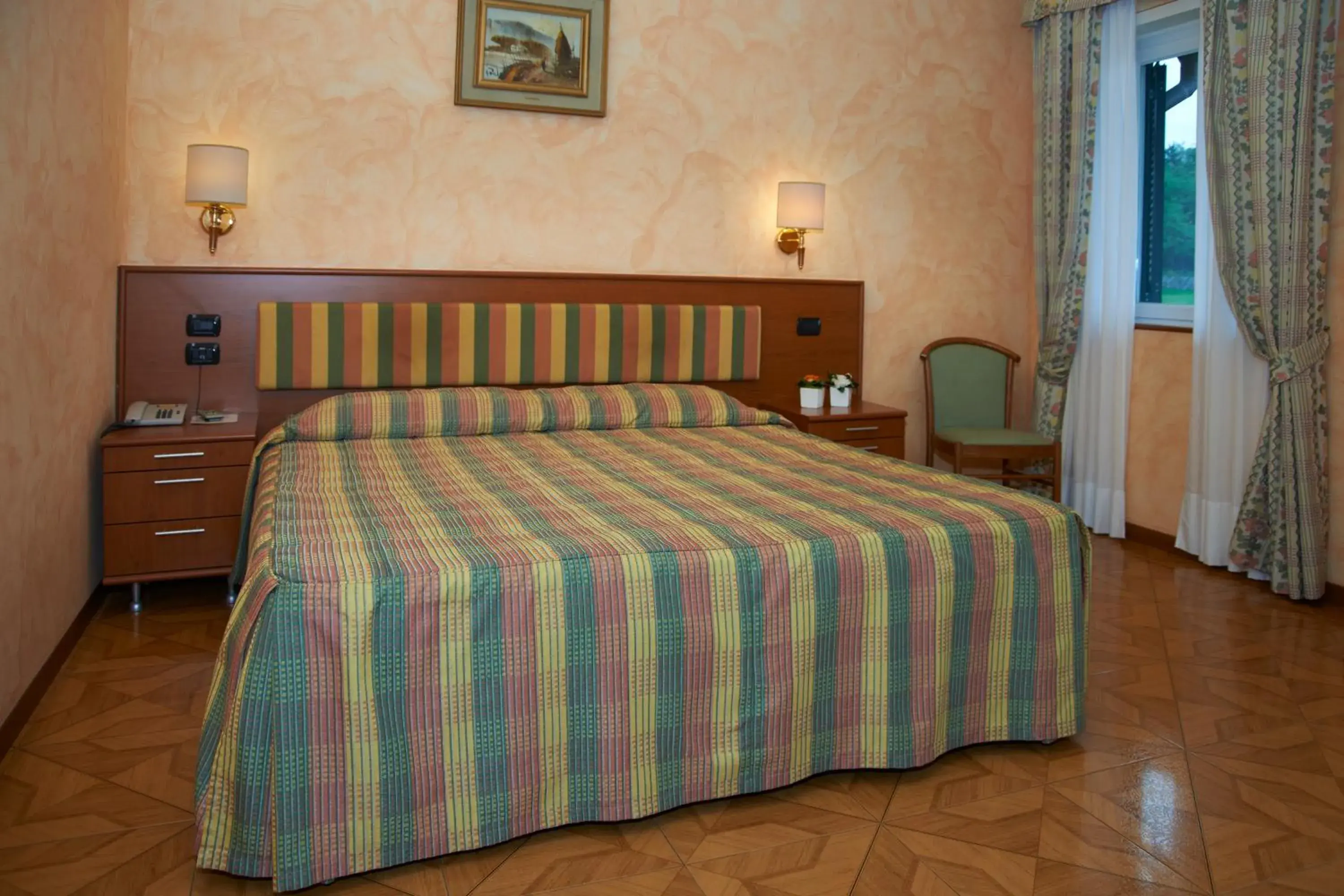 Double Room with Partial Lake View in Hotel La Bussola Double Room with Partial Lake View in Hotel La Bussola