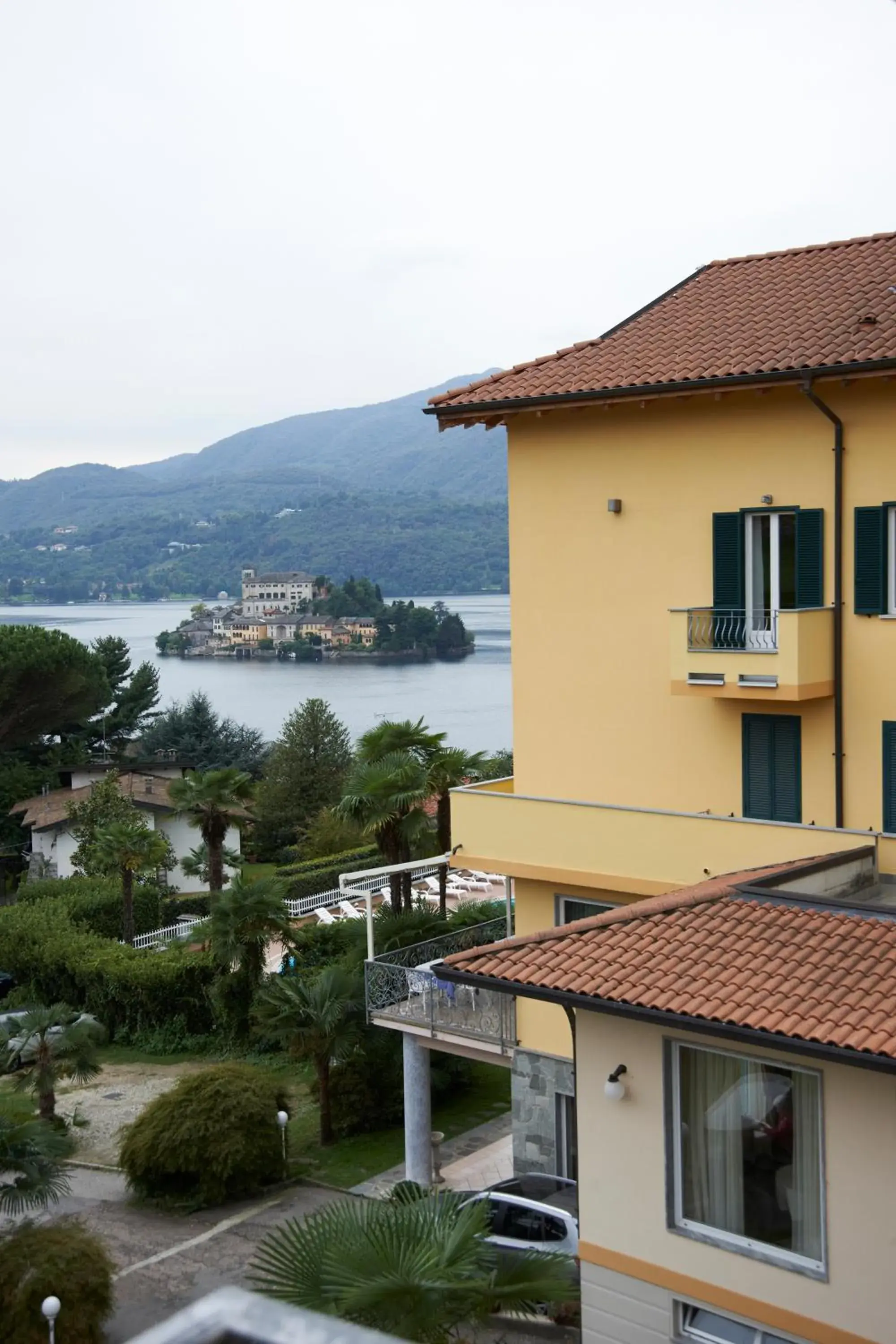 Triple Room with Partial Lake View in Hotel La Bussola Triple Room with Partial Lake View in Hotel La Bussola