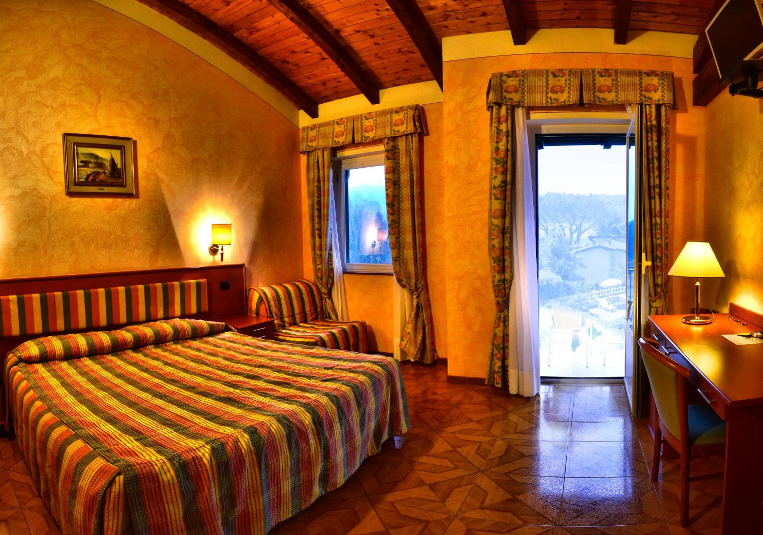 Bedroom, Bed in Hotel La Bussola