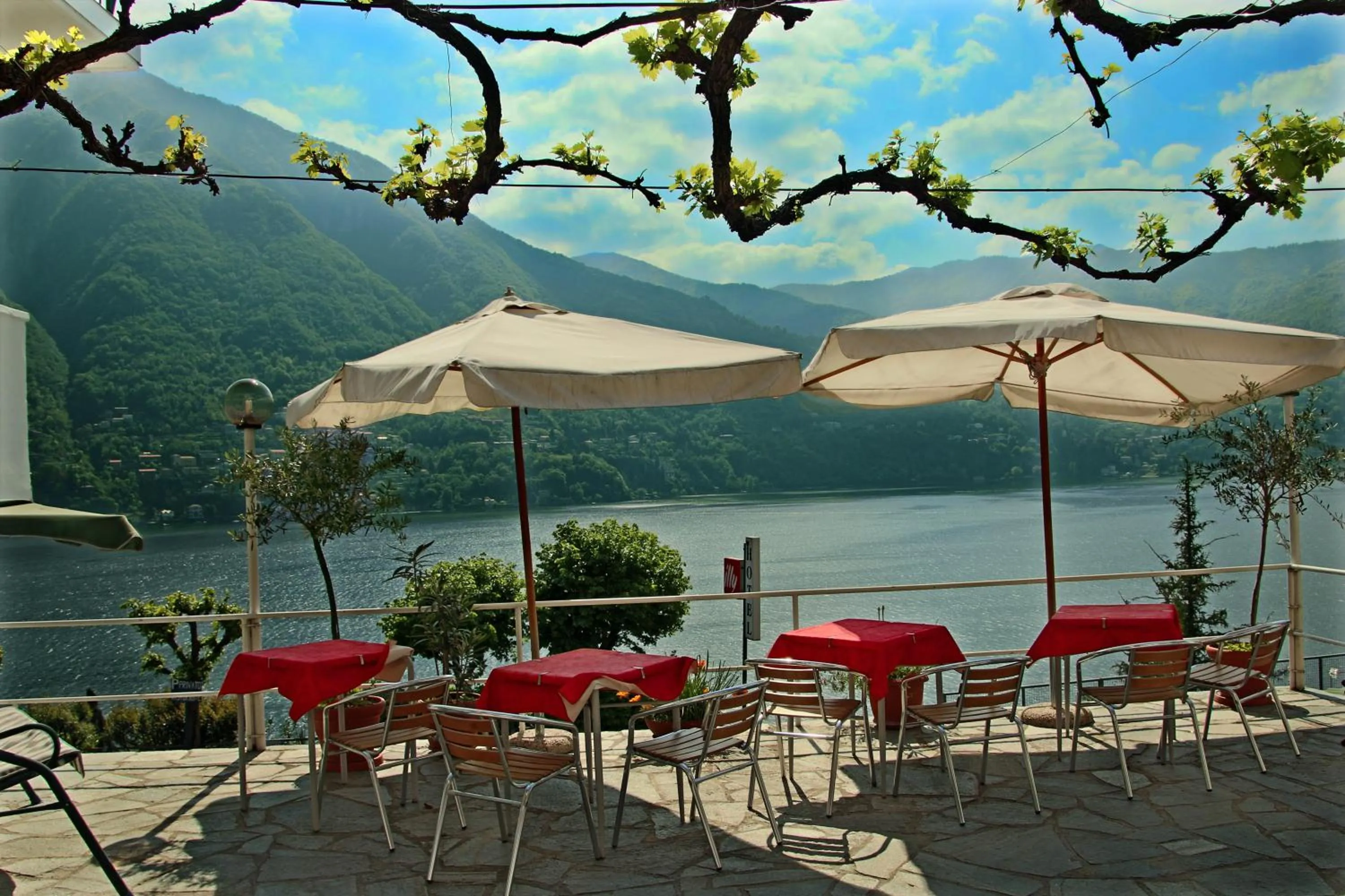 Lake view in Hotel Bersagliere