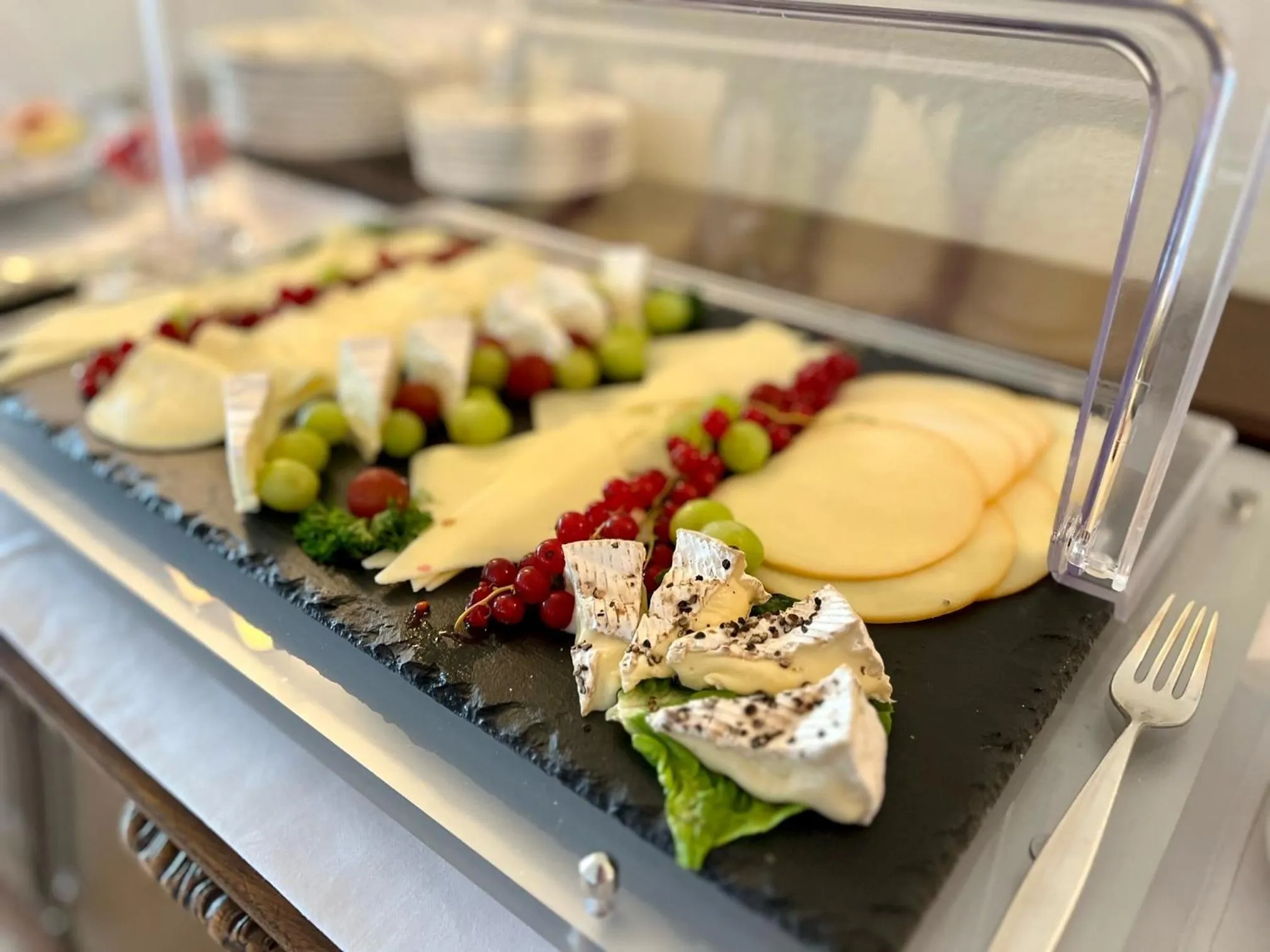 Buffet breakfast in Hotel Sonnenberg Garni