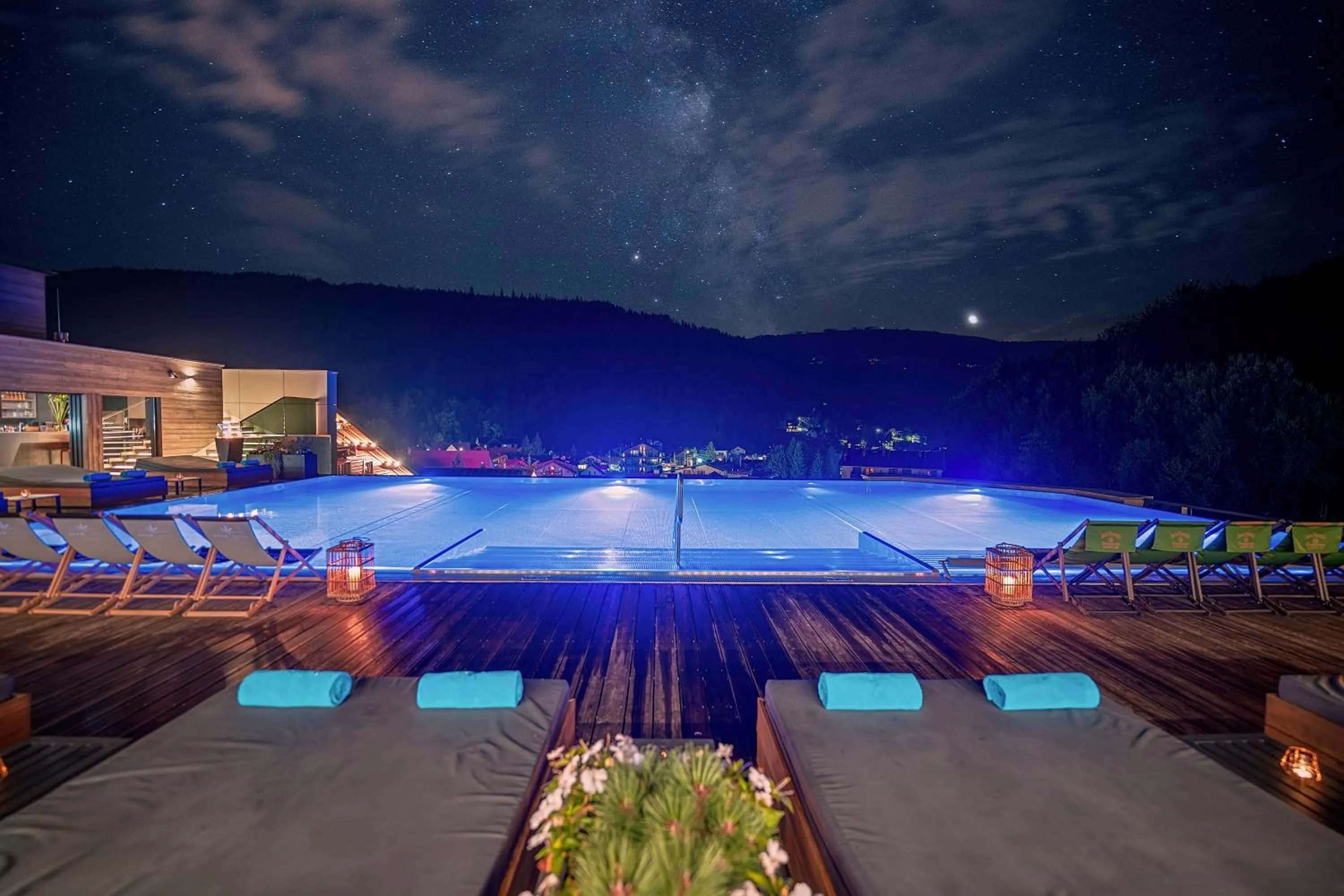 Swimming pool in Hotel META Resort & Vine SPA