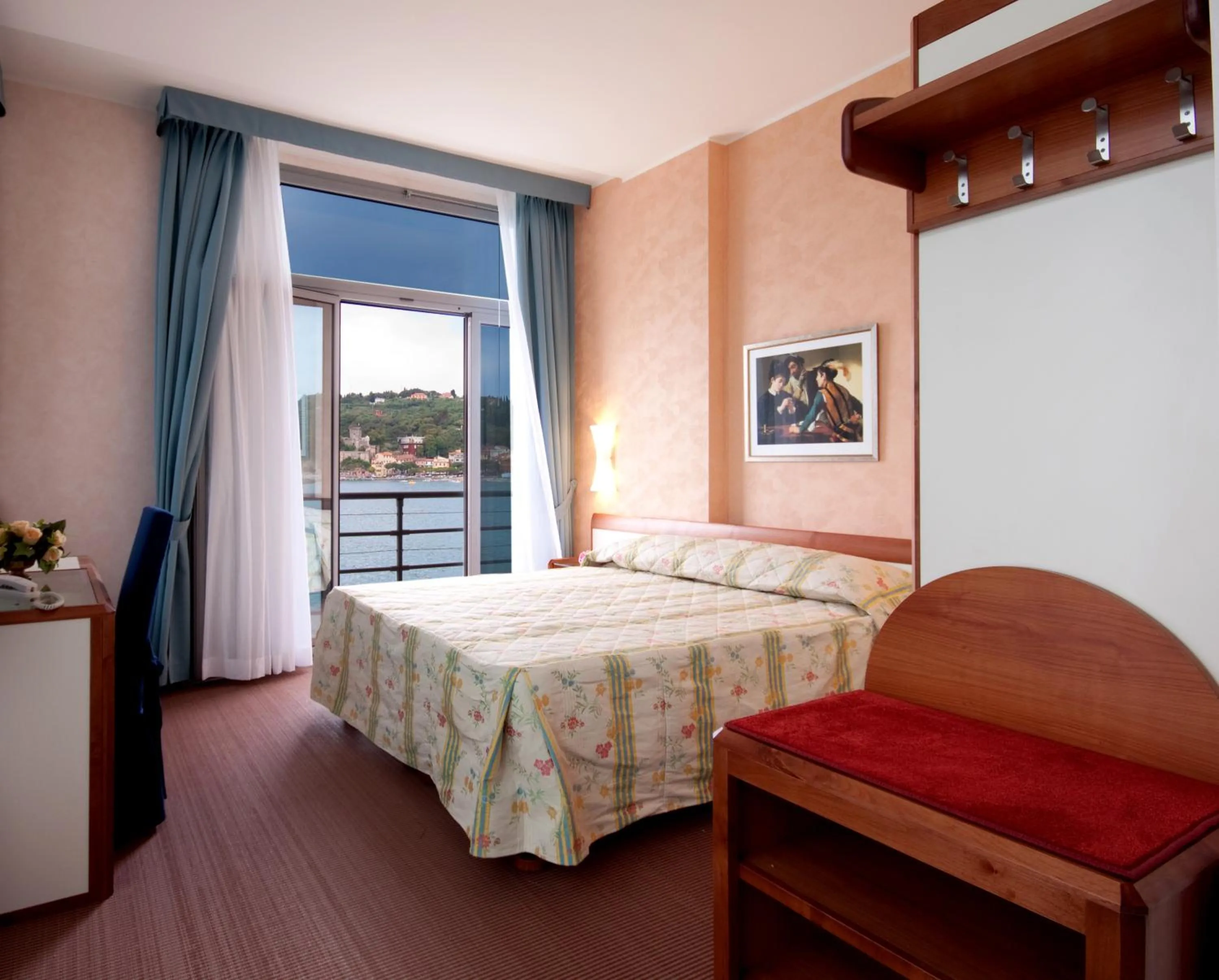 Bed in Hotel San Terenzo