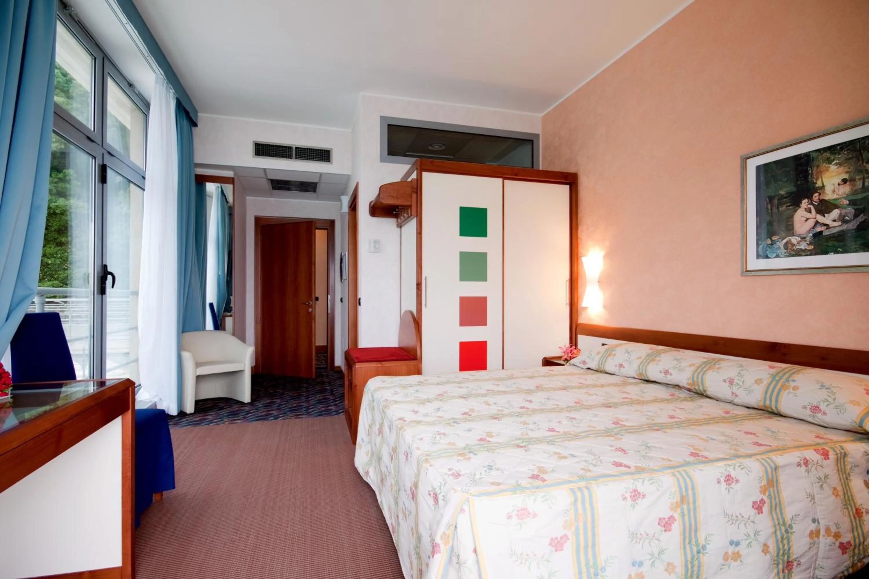 Photo of the whole room, Bed in Hotel San Terenzo