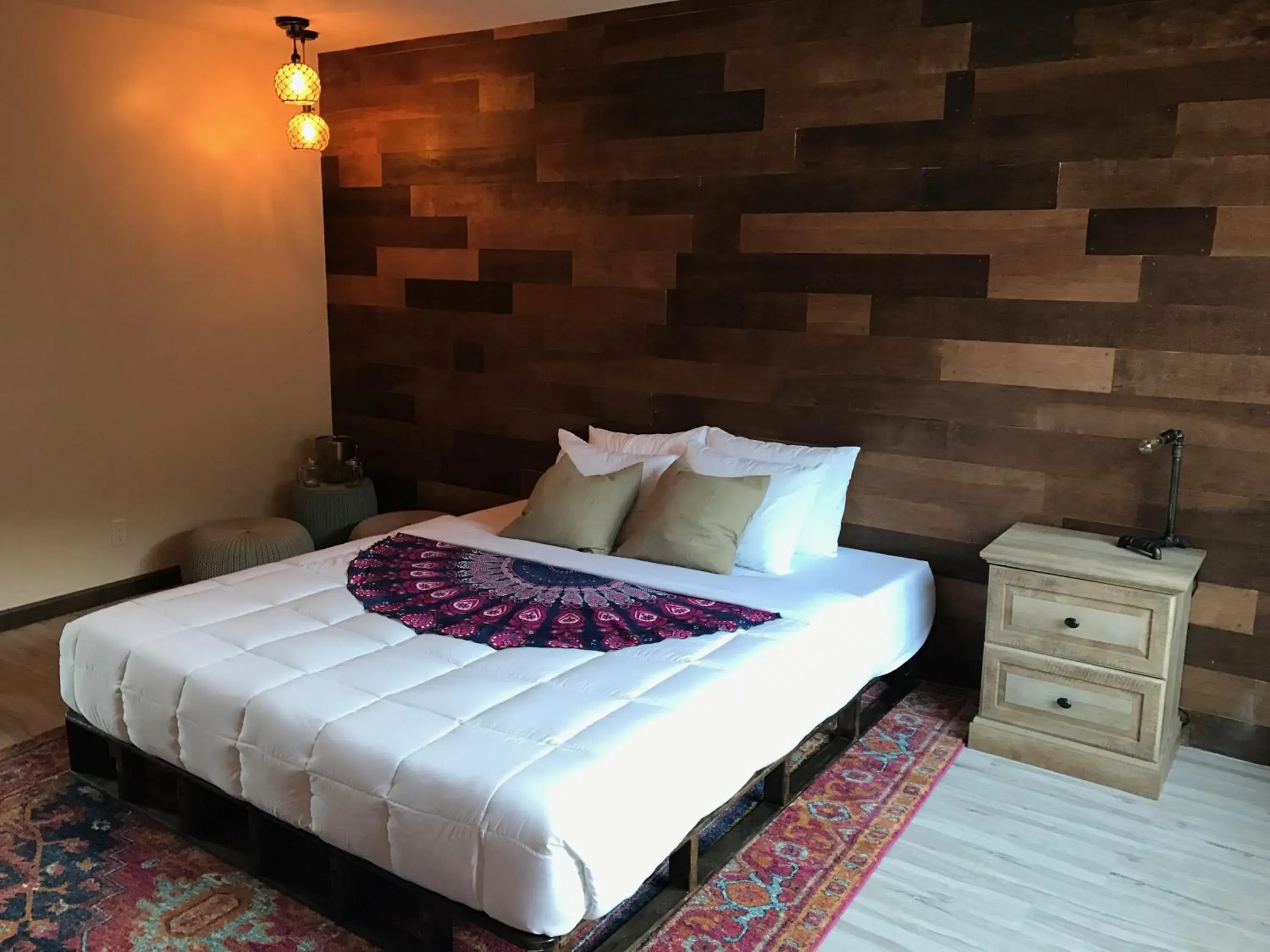 Bed in Delos Reyes Palm Springs Bed in Delos Reyes Palm Springs