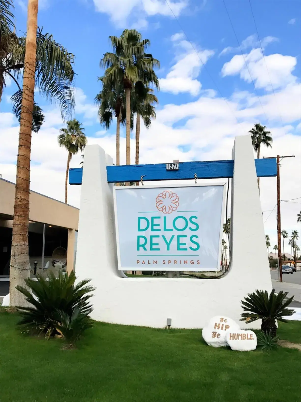 Facade/entrance in Delos Reyes Palm Springs Facade/entrance in Delos Reyes Palm Springs