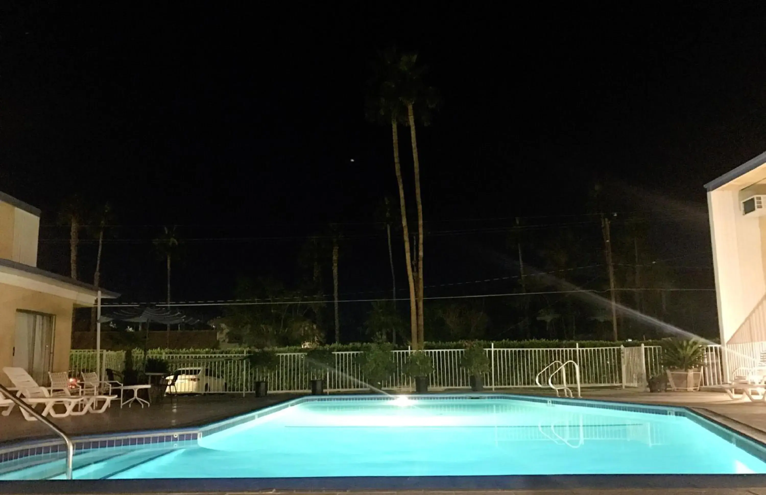 Swimming pool in Delos Reyes Palm Springs Swimming pool in Delos Reyes Palm Springs
