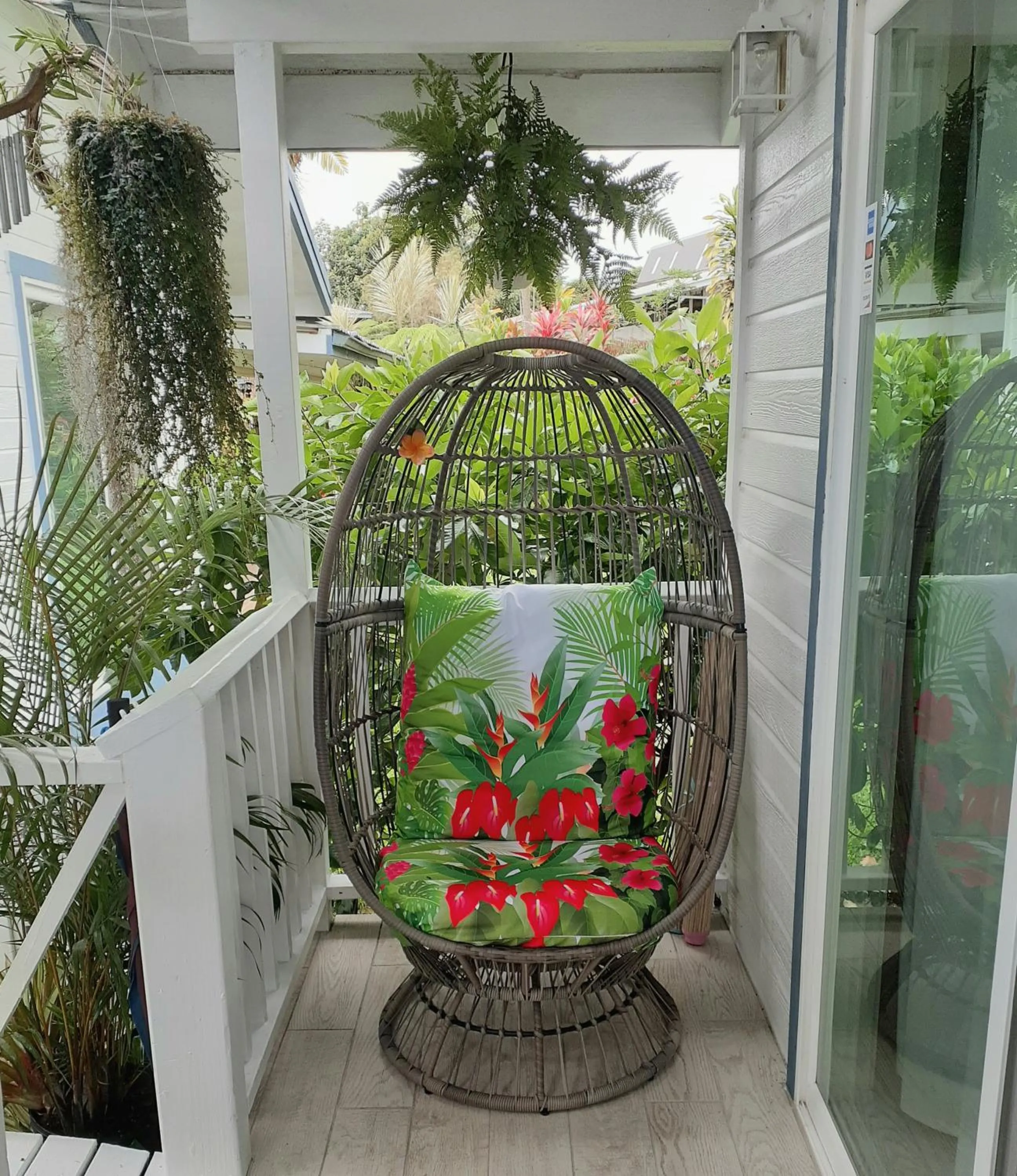 Property building in Paradise Cottage at Anthurium Hale