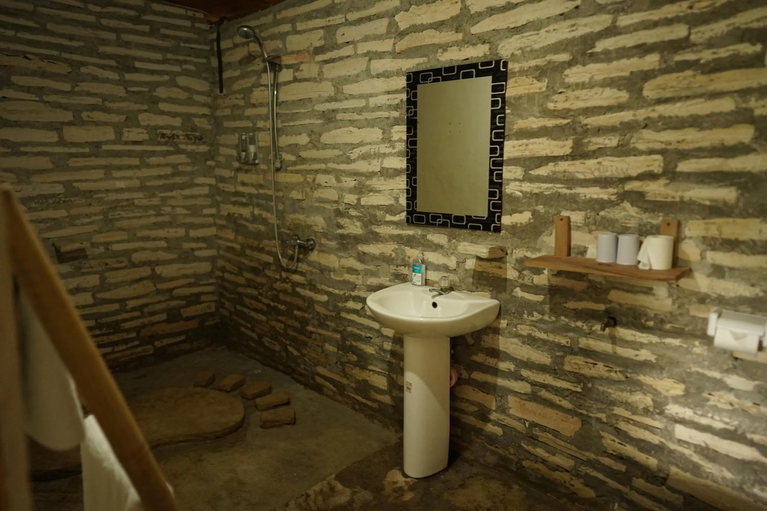 Morinda Villa and Resto