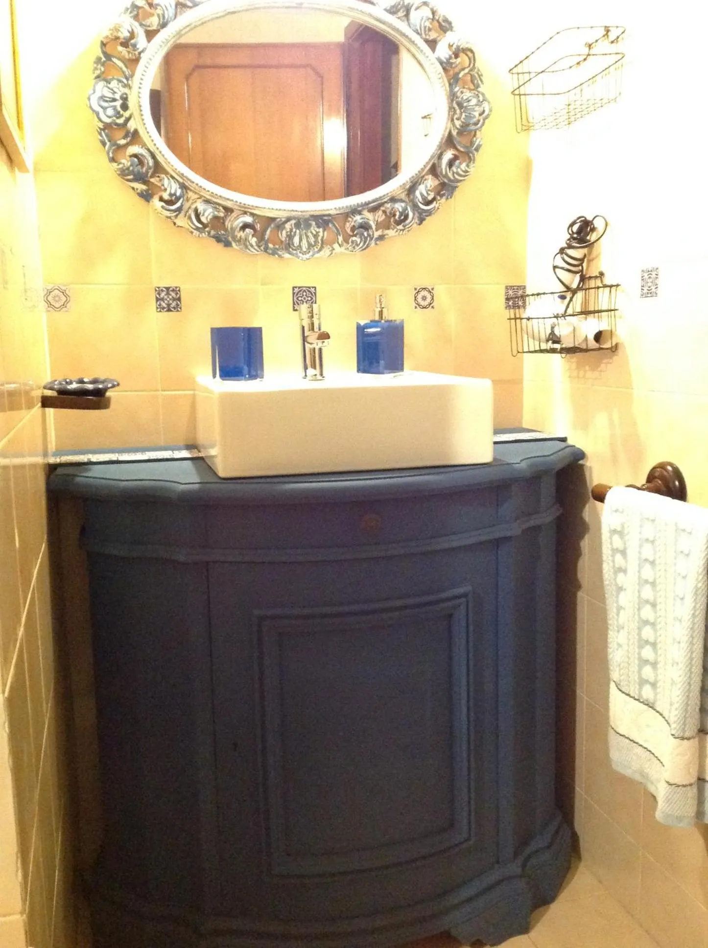 Bathroom in Guest House Antico Frantoio Pietrasanta Affittacamere