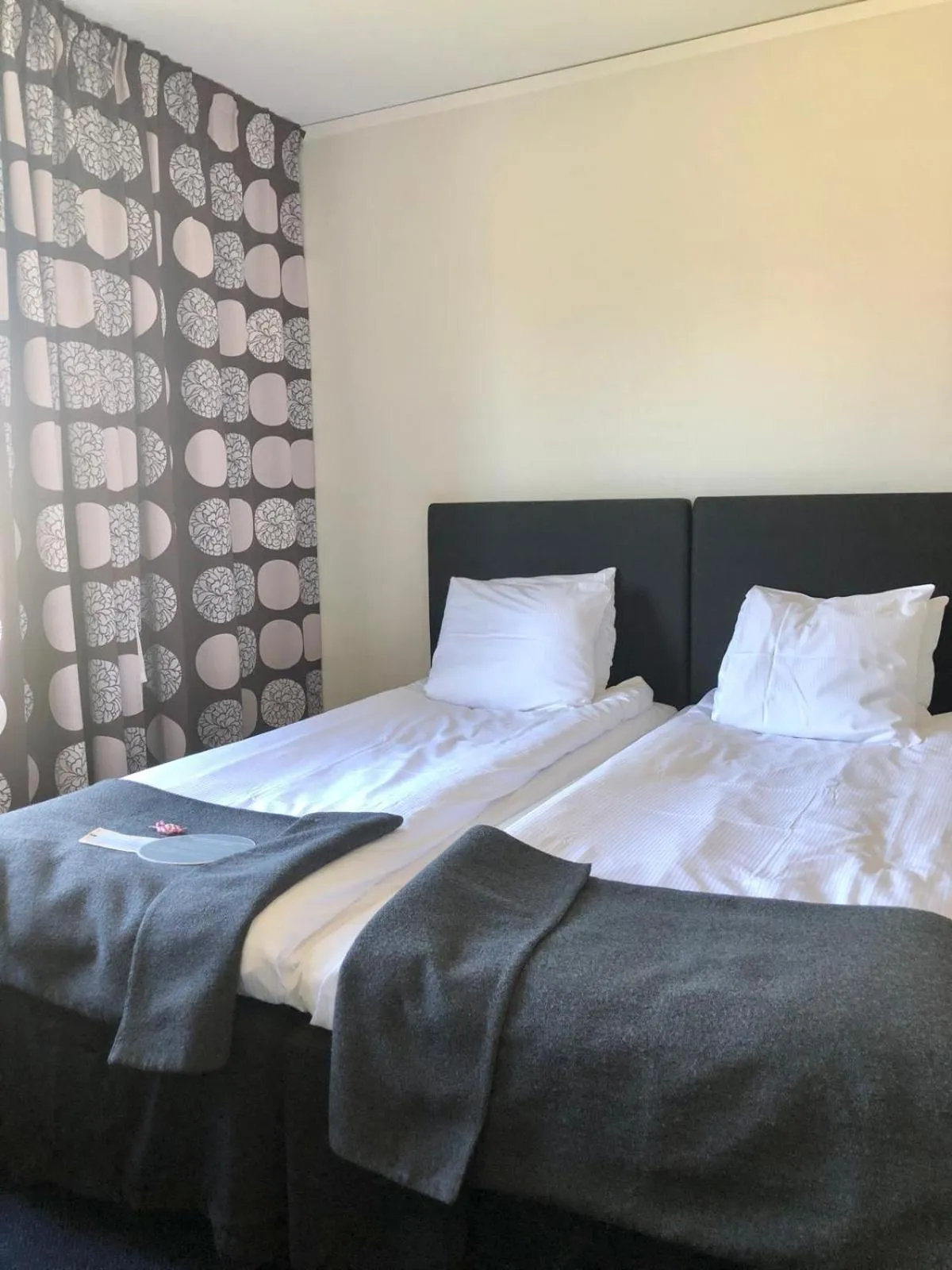 Property building, Bed in Arena Hotell