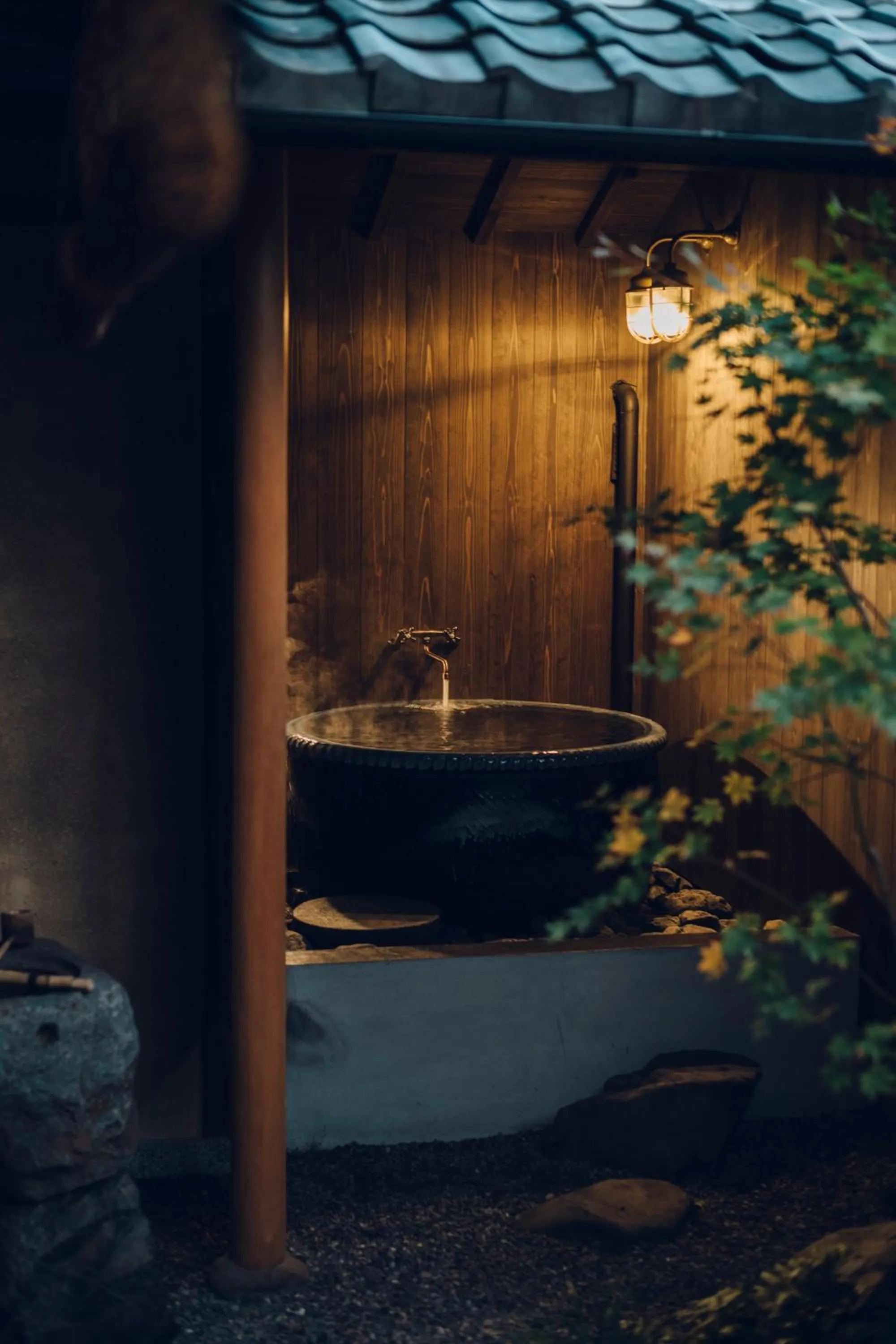 Hot Tub in Tsukihi House Kyoto