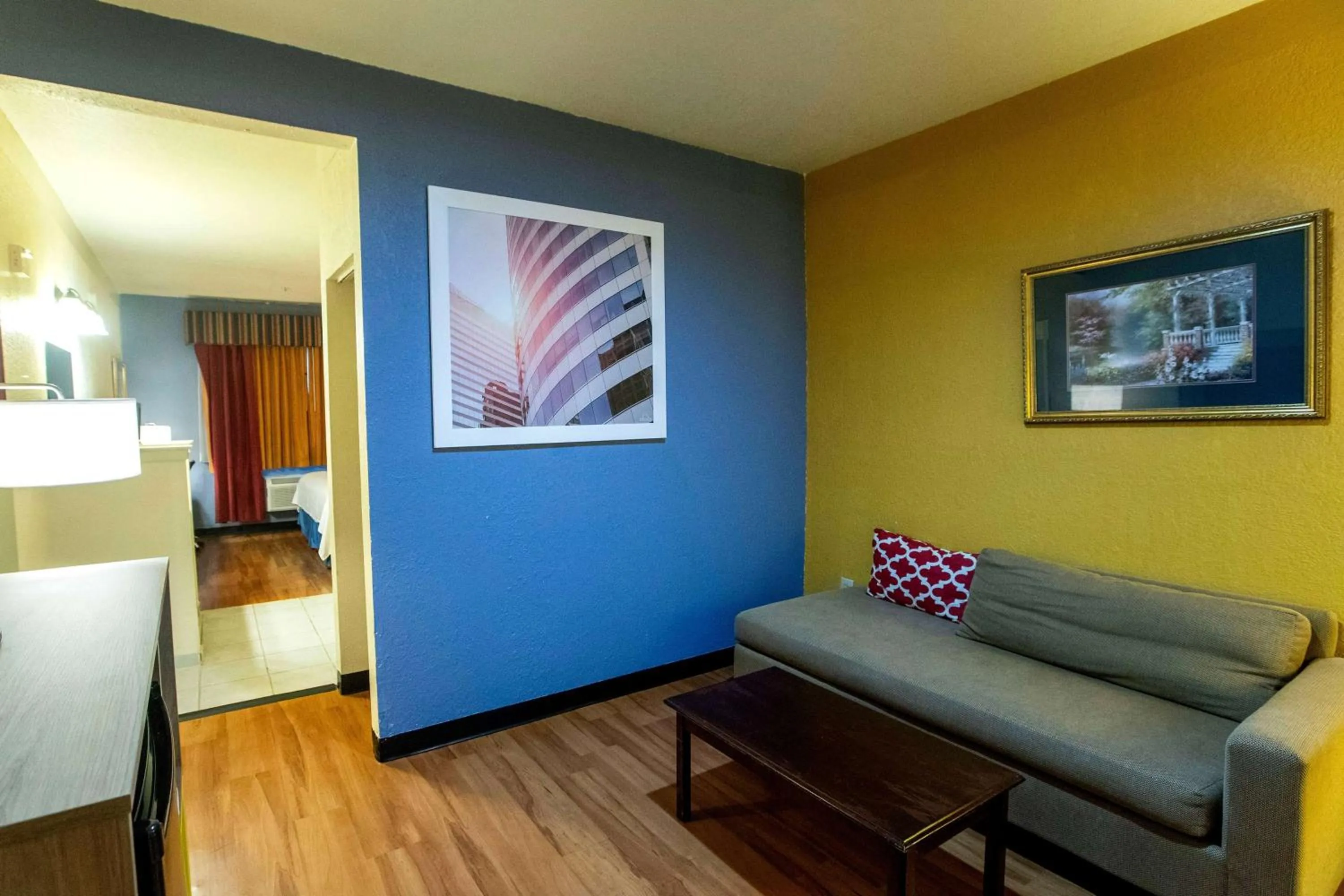 Photo of the whole room in Days Inn & Suites by Wyndham Houston North/Aldine