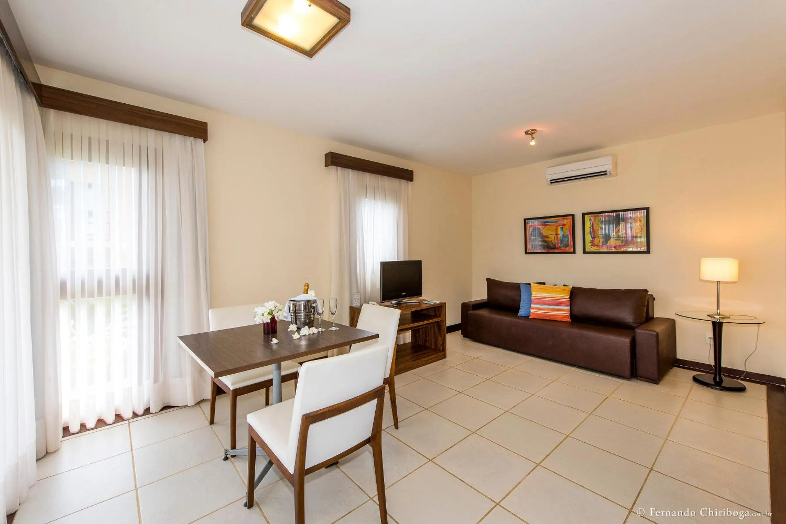 Communal lounge/ TV room in Pipa Lagoa Hotel