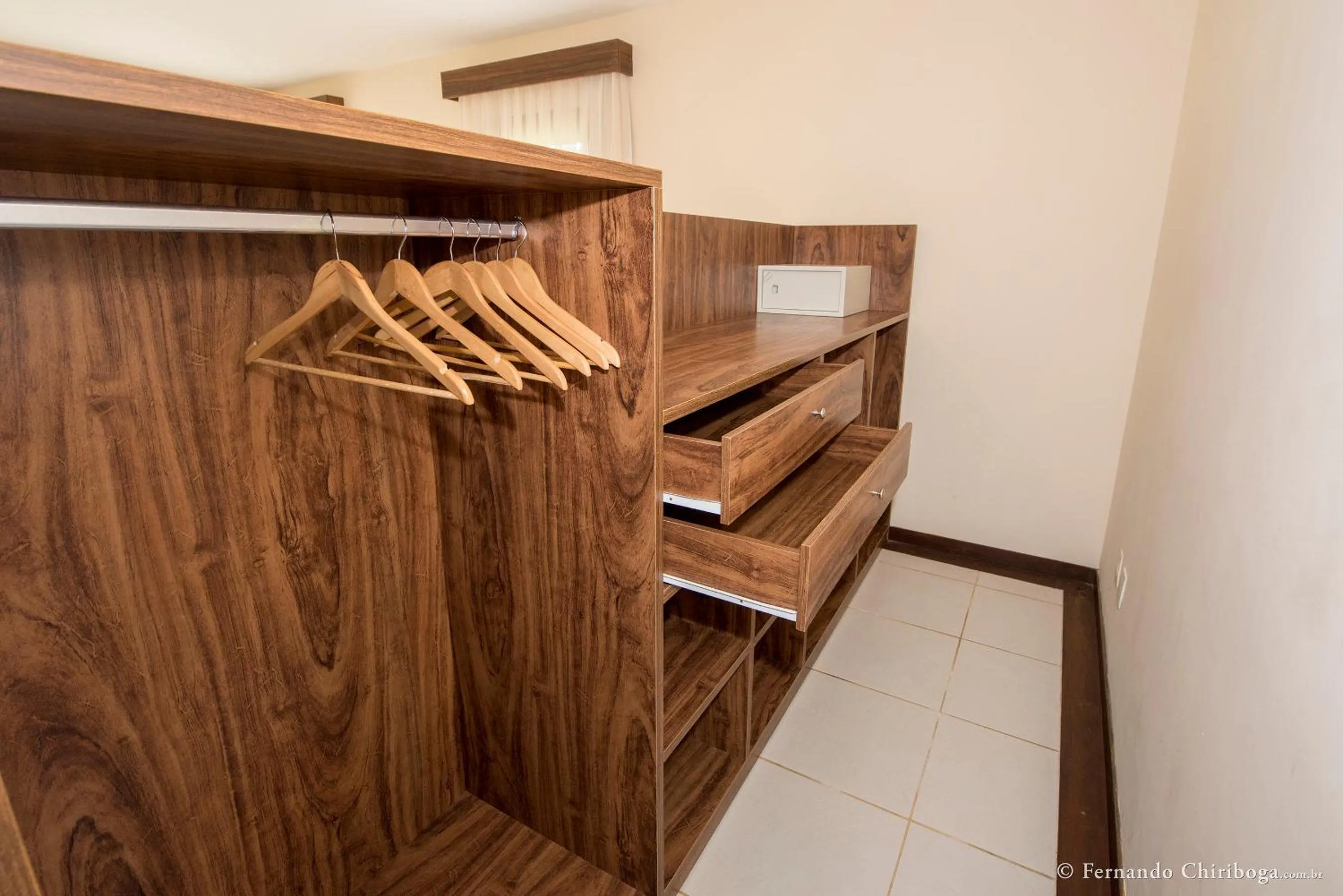 wardrobe in Pipa Lagoa Hotel