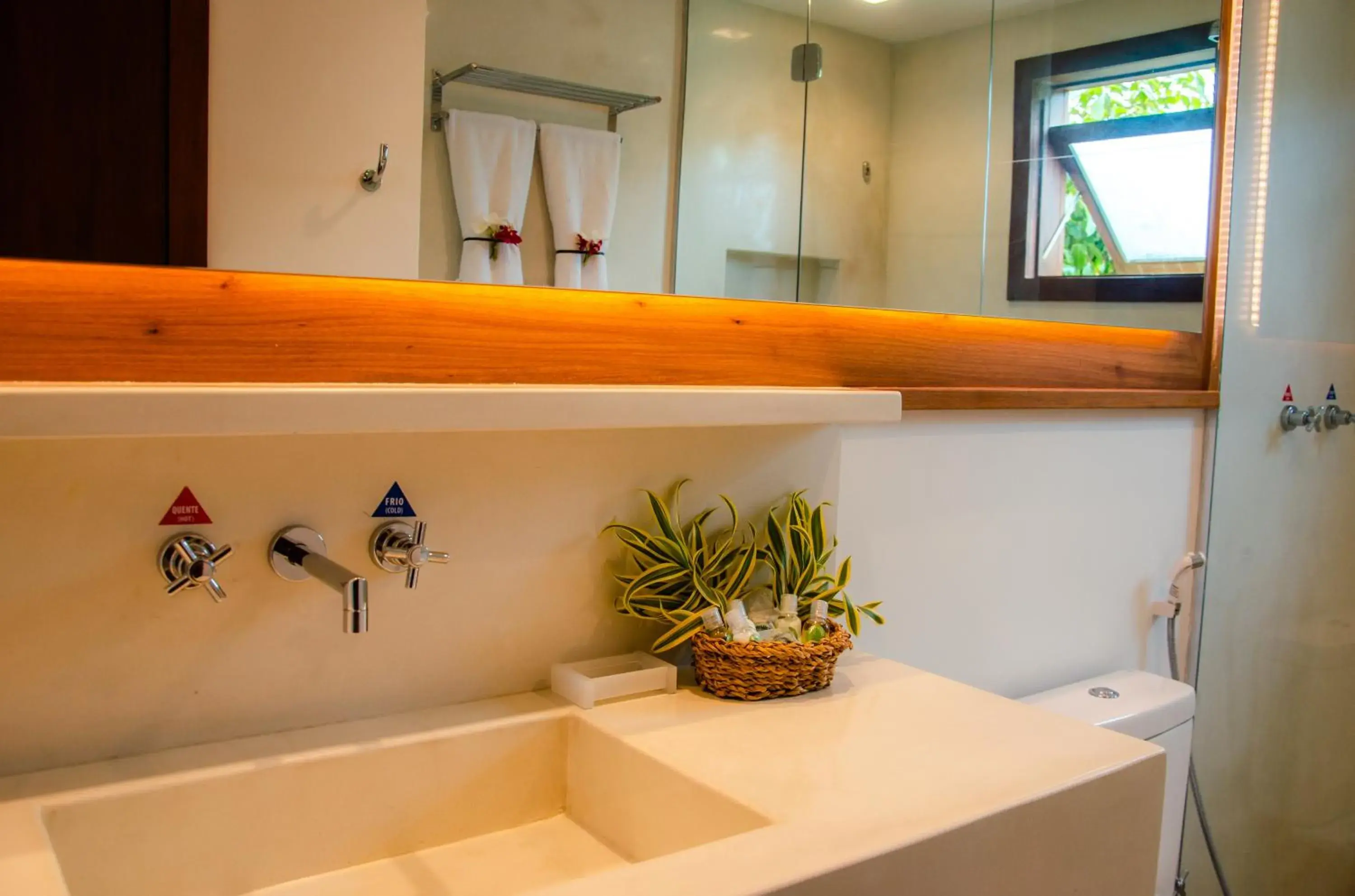 Bathroom in Pipa Lagoa Hotel Bathroom in Pipa Lagoa Hotel