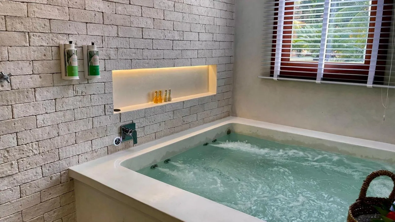 Hot Tub in Pipa Lagoa Hotel