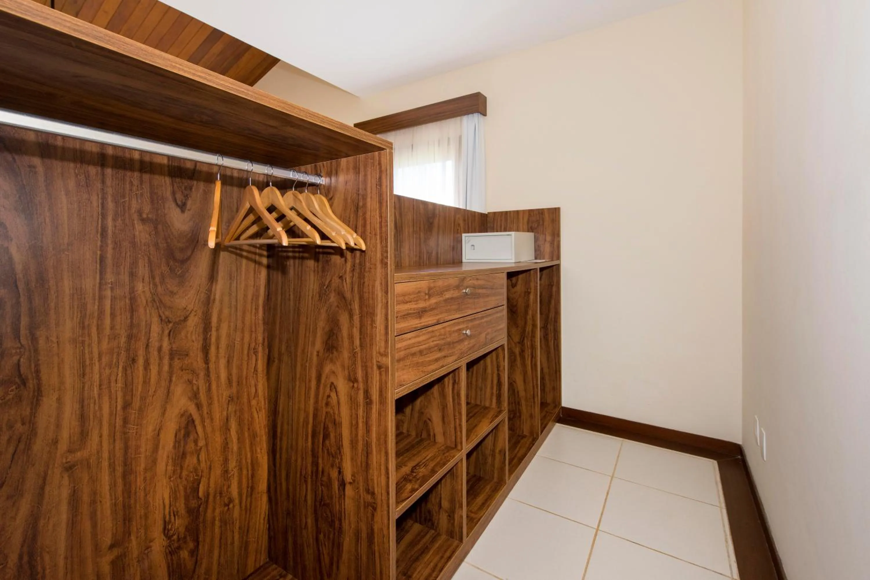 wardrobe in Pipa Lagoa Hotel
