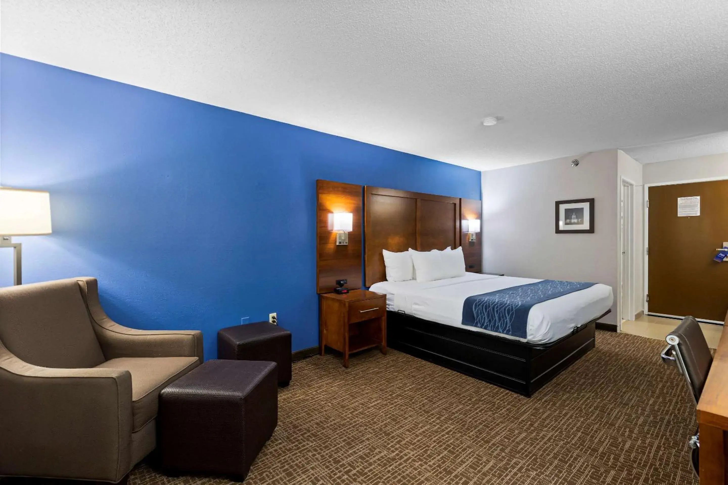 Bedroom in Comfort Inn & Suites St. Louis-Hazelwood