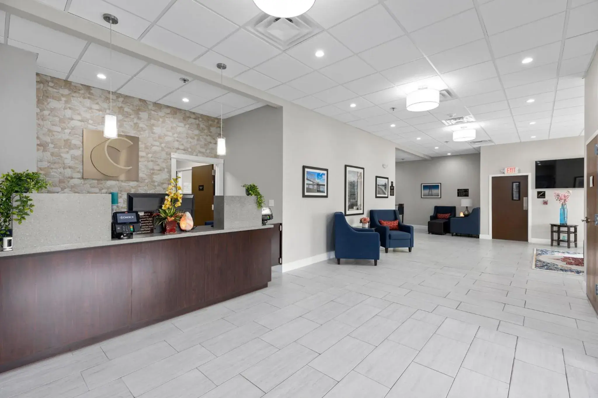 Property building, Lobby/Reception in Comfort Inn & Suites St. Louis-Hazelwood