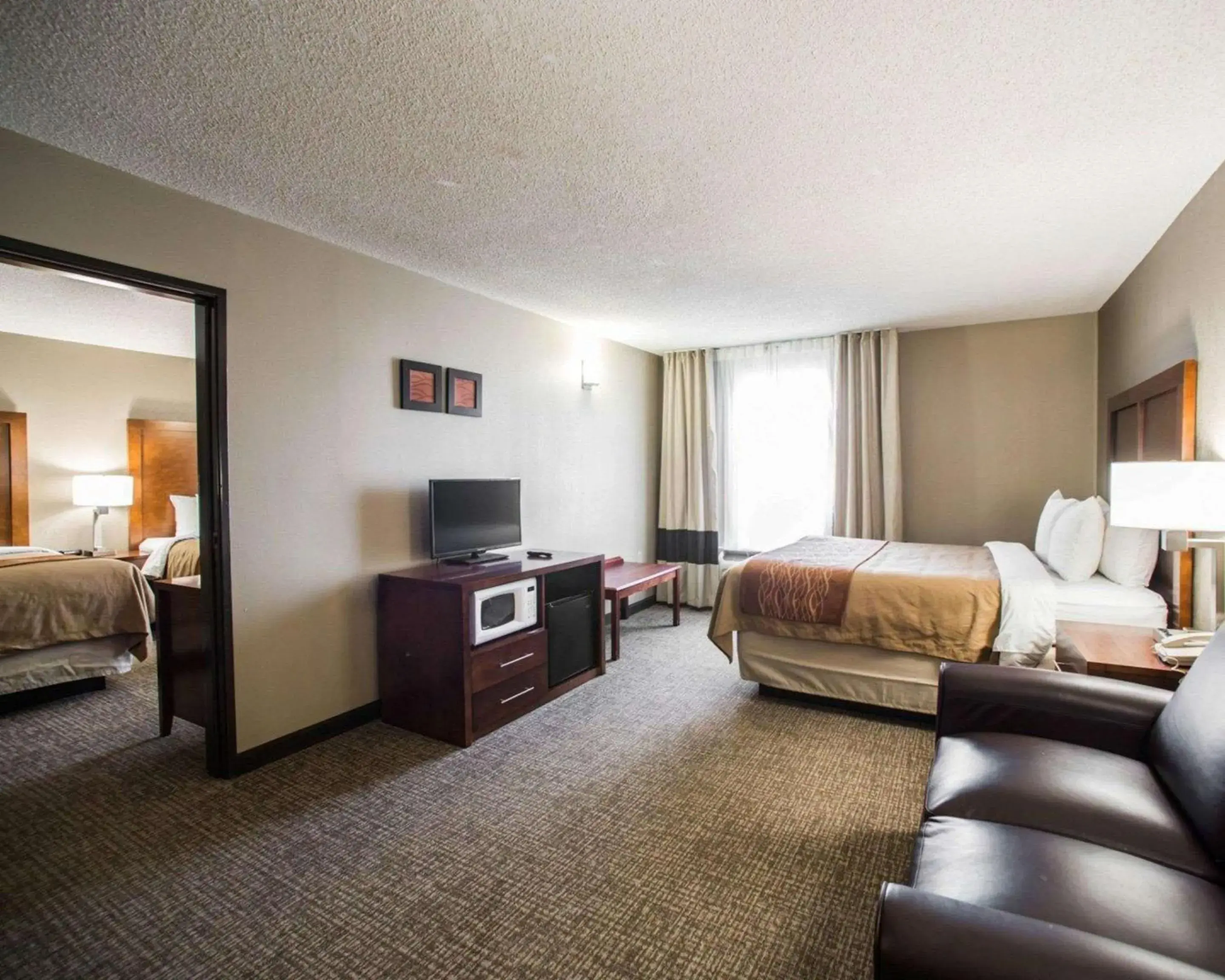 Bedroom in Comfort Inn & Suites St. Louis-Hazelwood