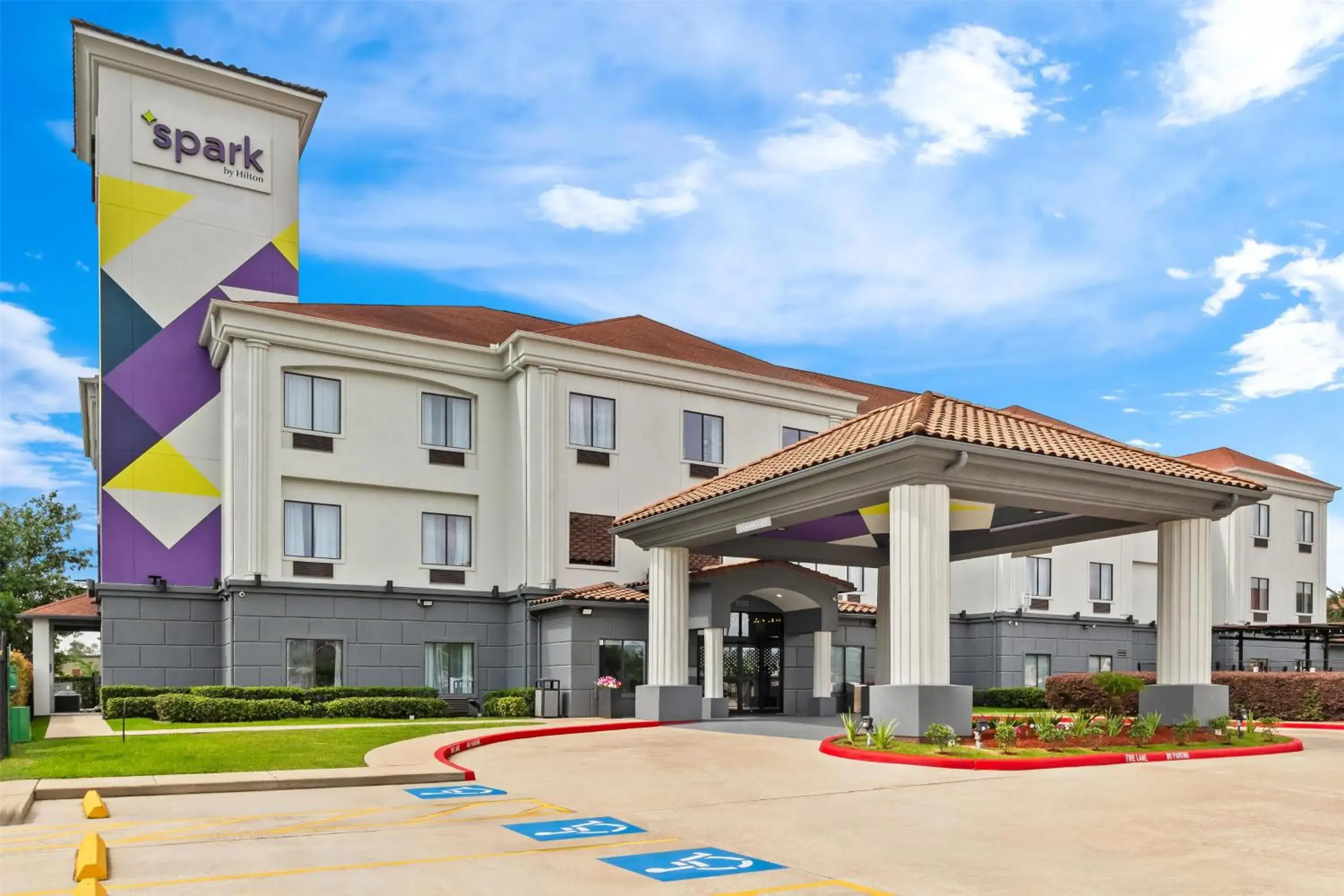 Property building in Spark By Hilton Houston Hobby Airport Property building in Spark By Hilton Houston Hobby Airport