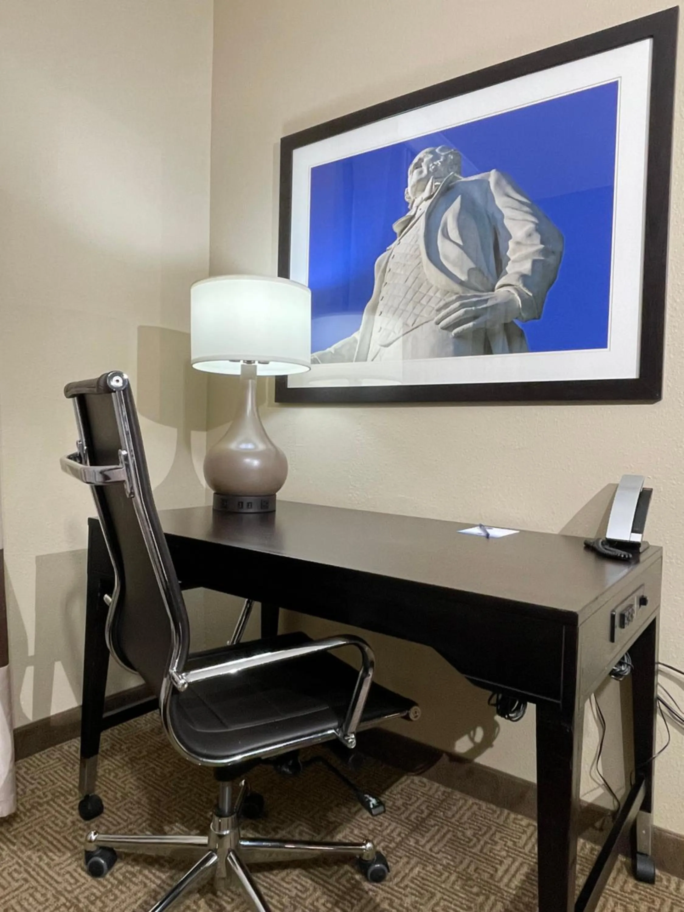 King Suite with Sofa Bed in Spark Suites Hobby Airport