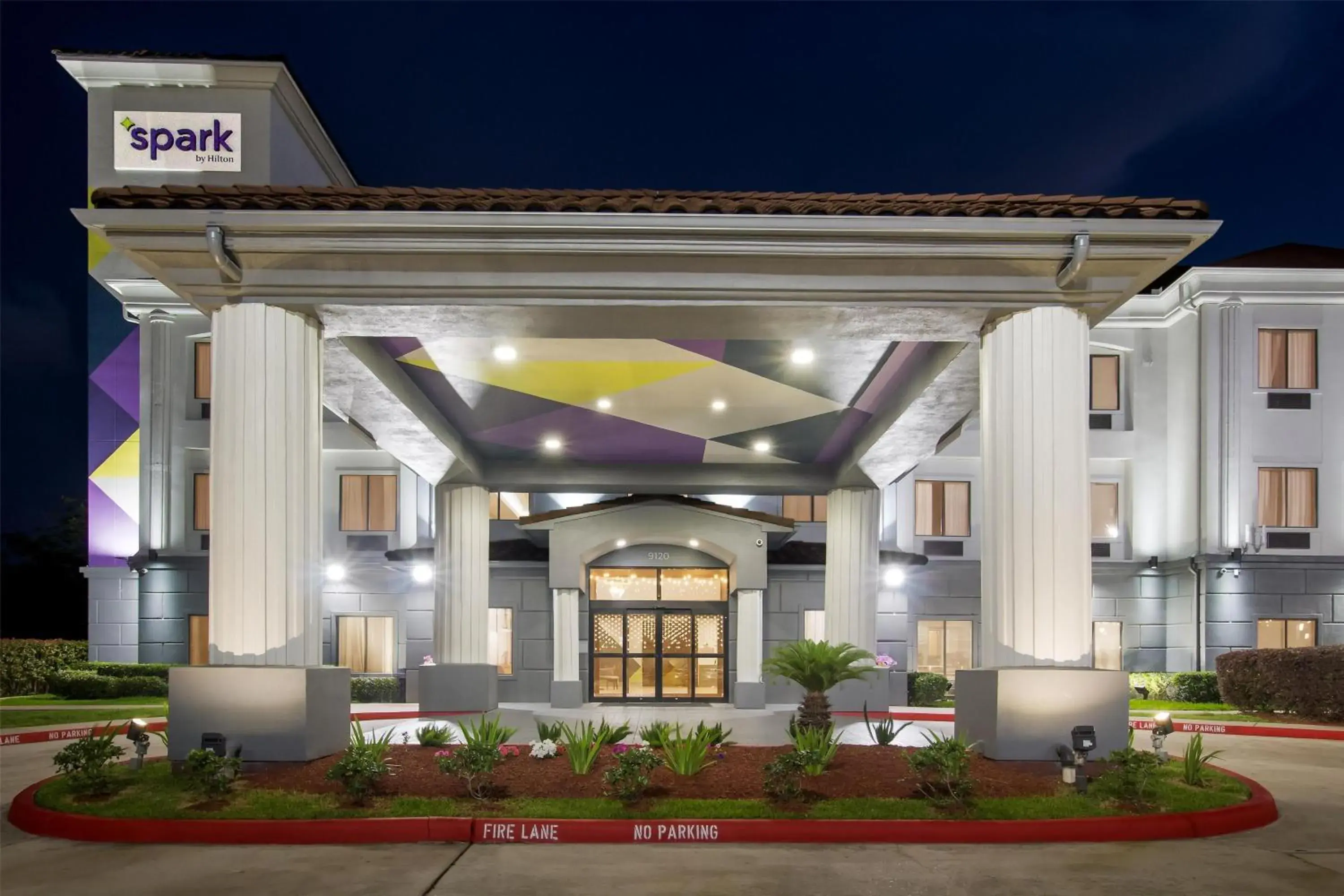 Property building in Spark By Hilton Houston Hobby Airport Property building in Spark By Hilton Houston Hobby Airport