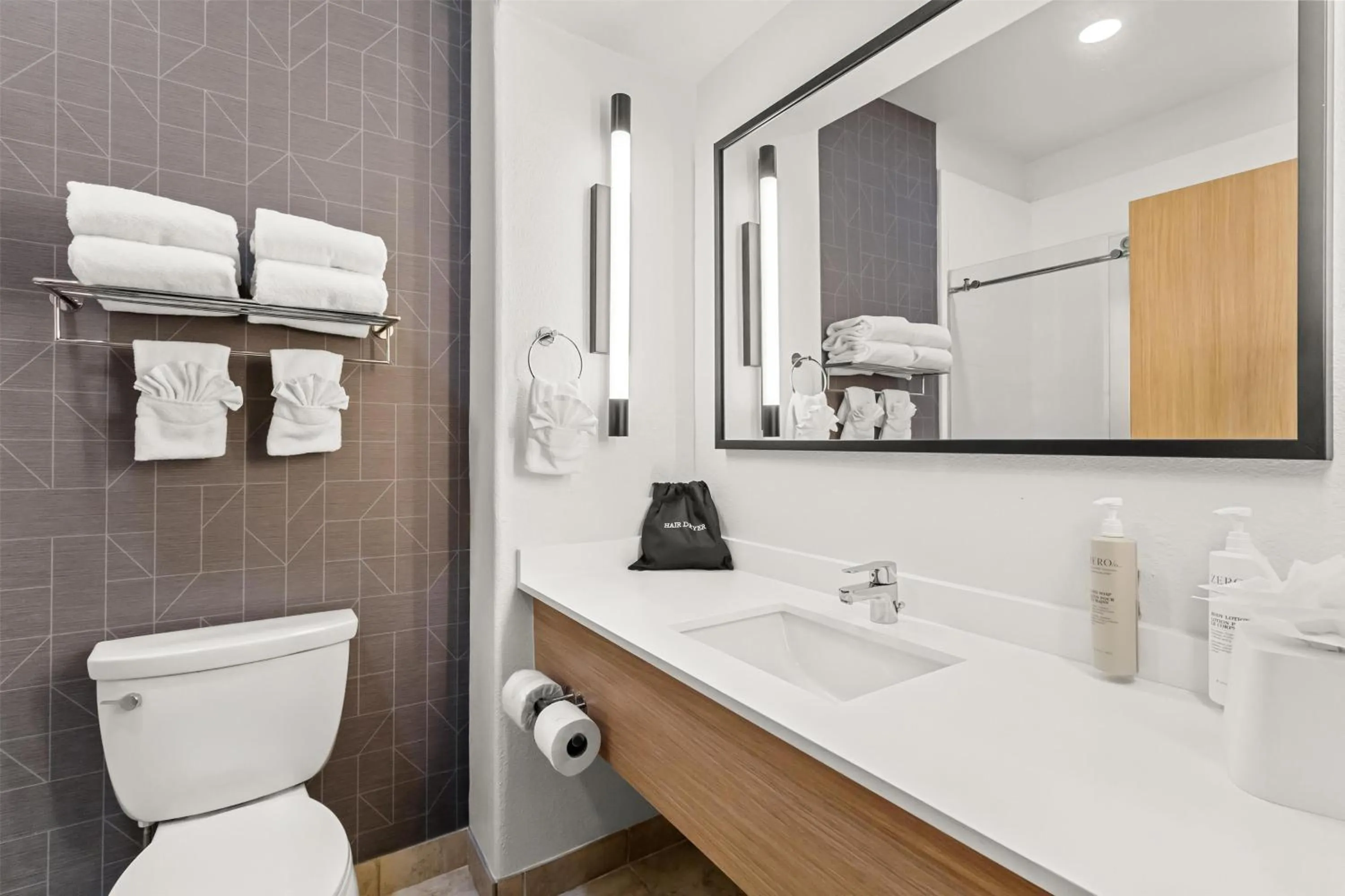 Bathroom in Spark By Hilton Houston Hobby Airport