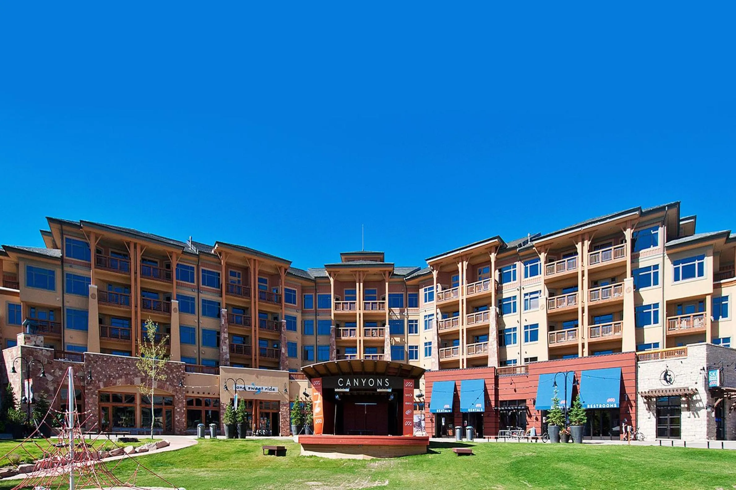 Property building in Sundial Lodge by Park City - Canyons Village