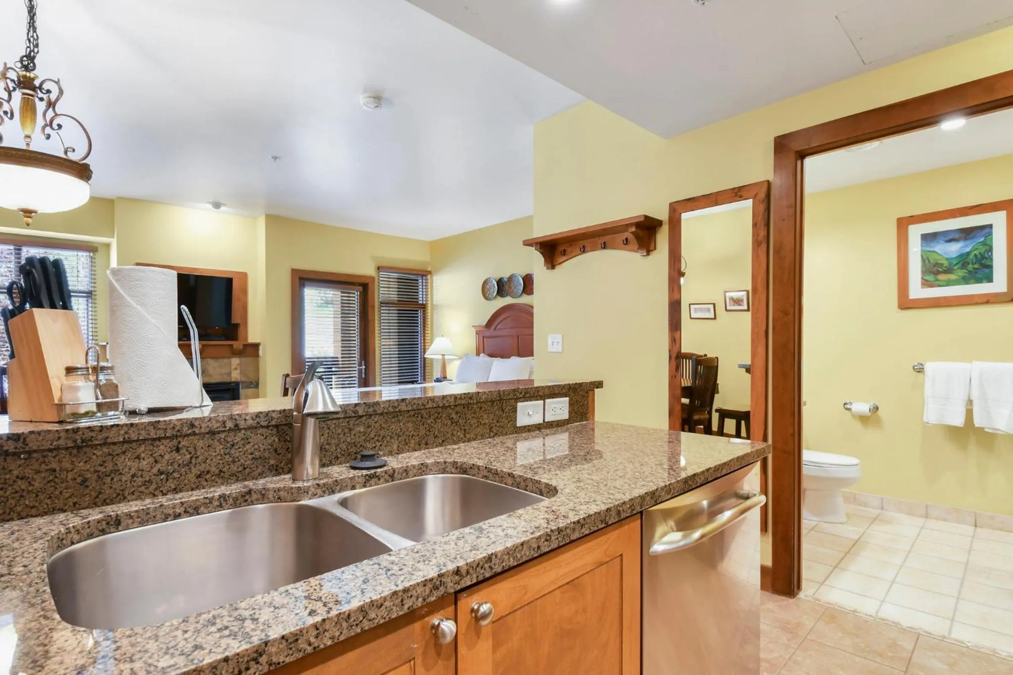 Kitchen or kitchenette in Sundial Lodge by Park City - Canyons Village