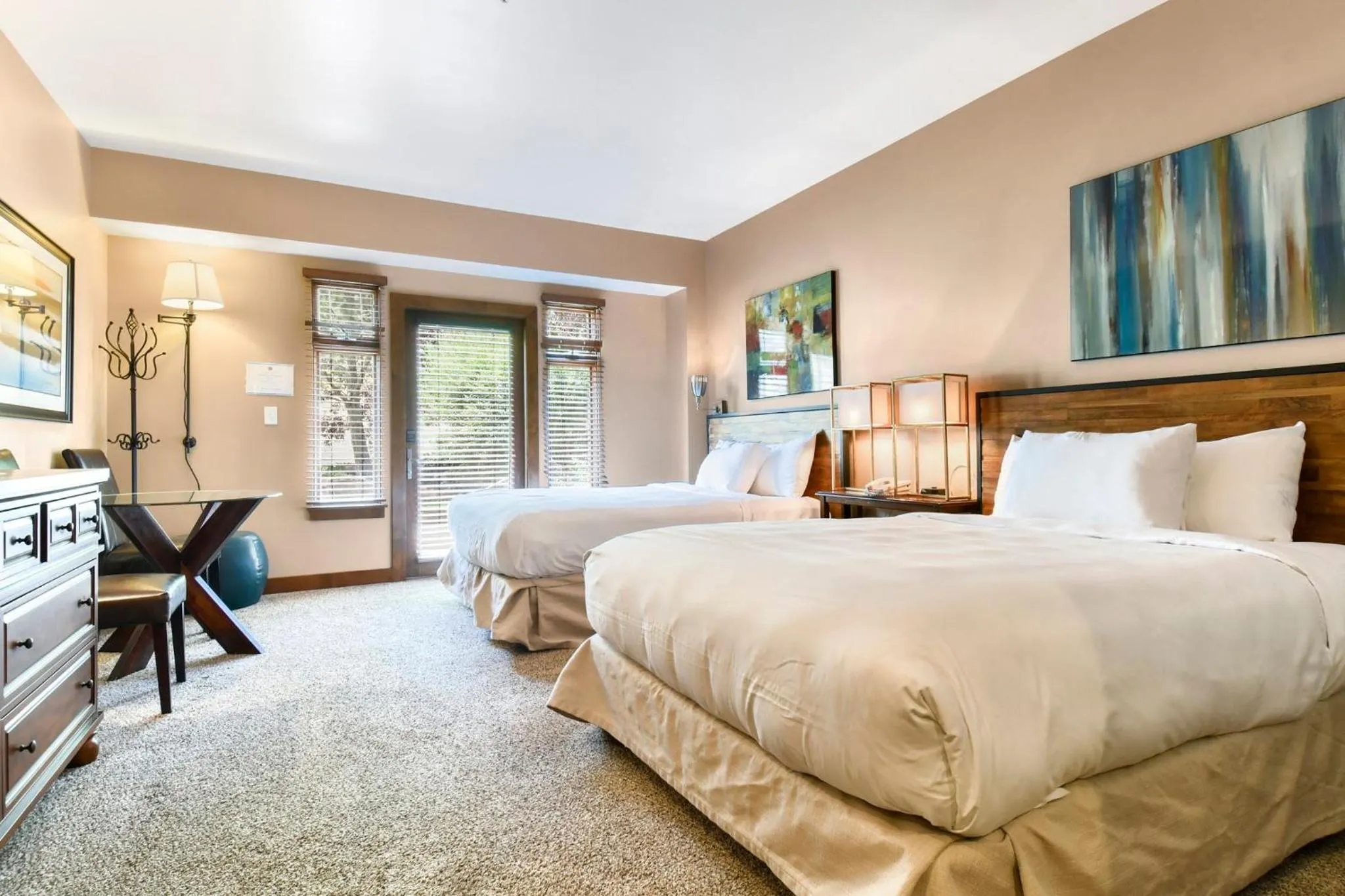 Photo of the whole room, Bed in Sundial Lodge by Park City - Canyons Village