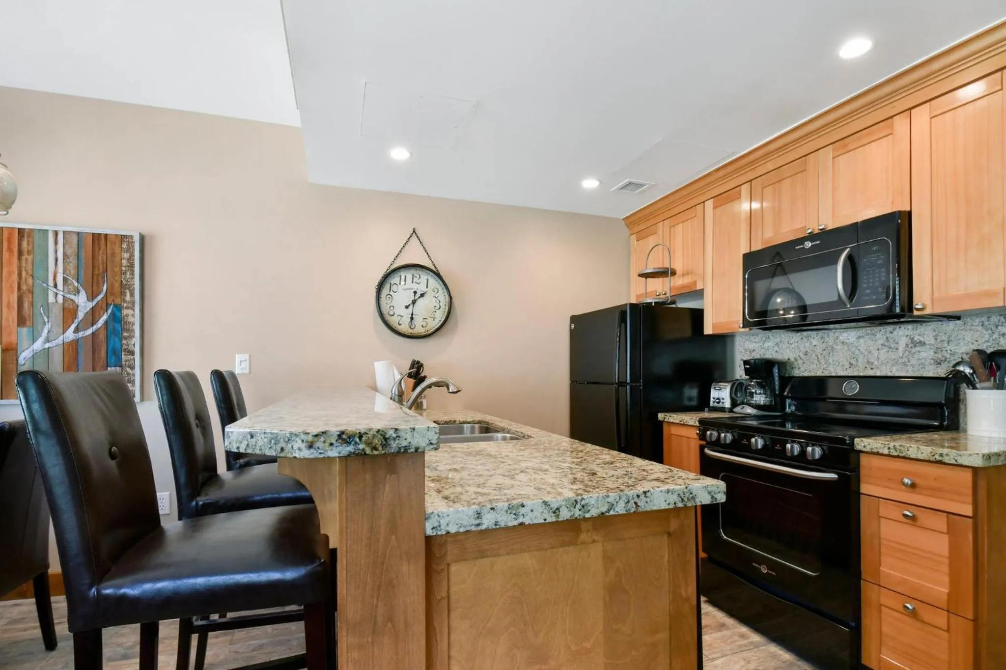 Kitchen or kitchenette in Sundial Lodge by Park City - Canyons Village