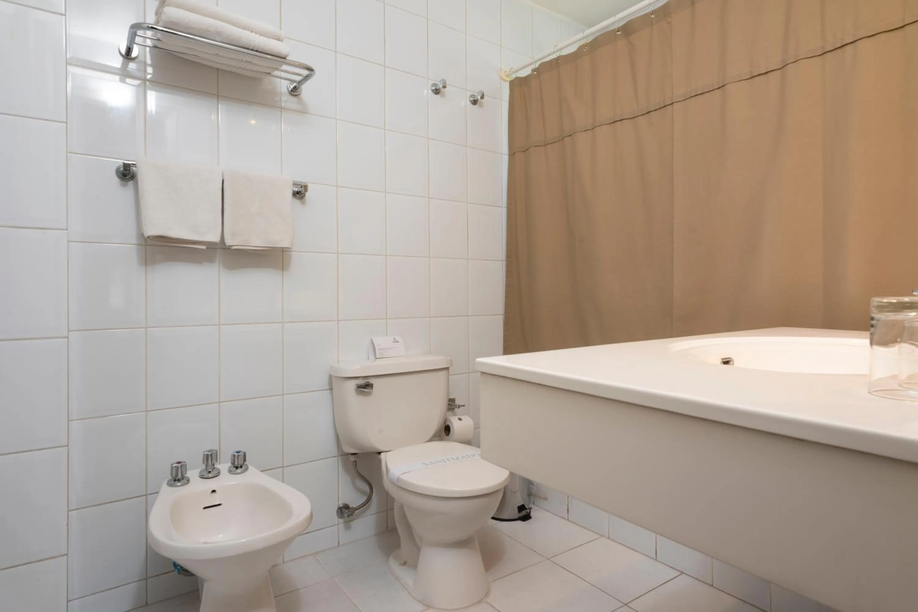 Shower in Teclados Hotel