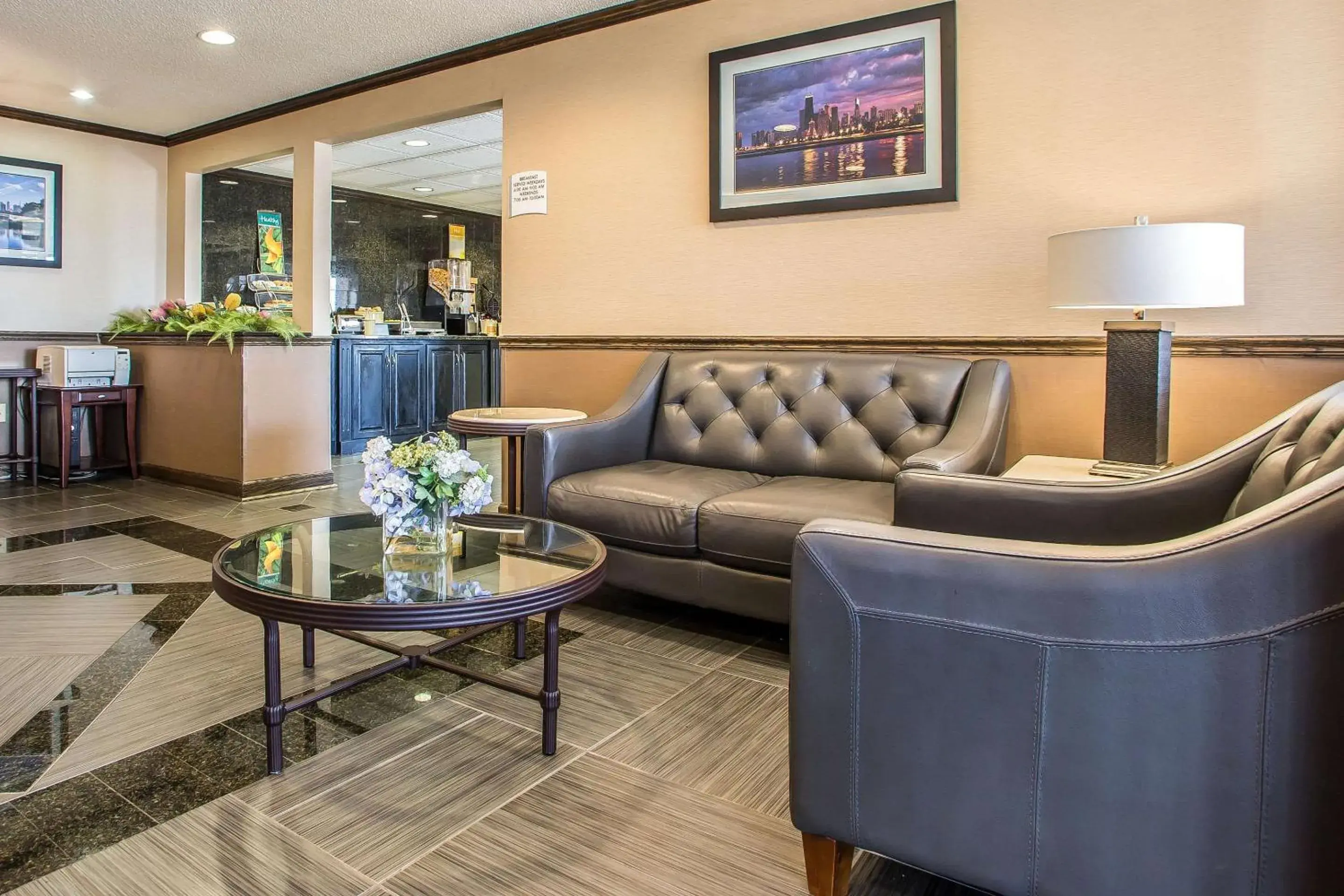 Lobby or reception in Quality Inn Elgin I-90 Lobby or reception in Quality Inn Elgin I-90