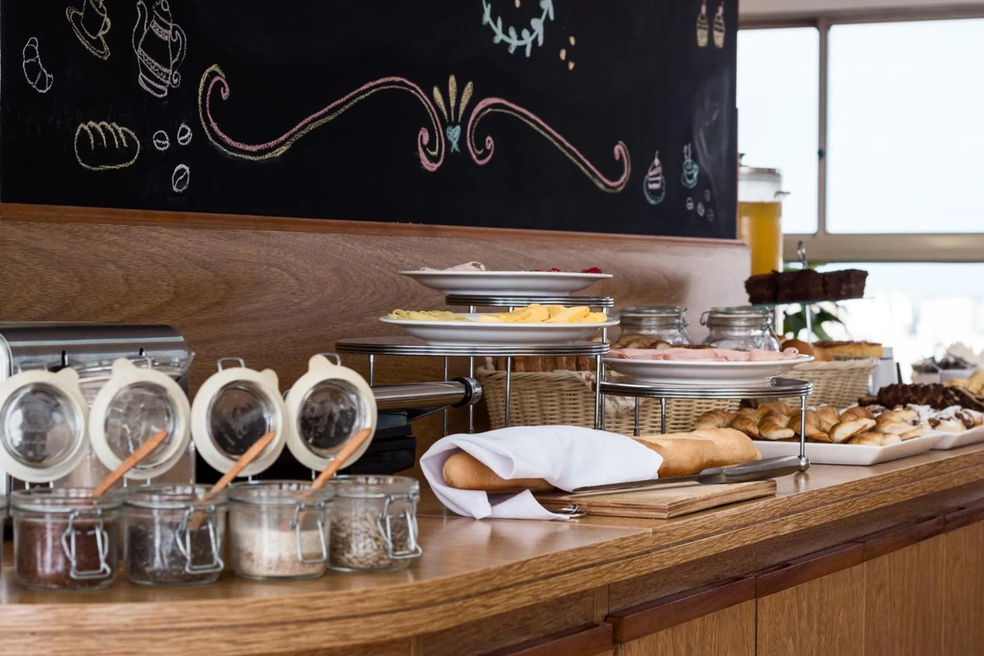 Food and drinks in Days Inn by Wyndham Montevideo