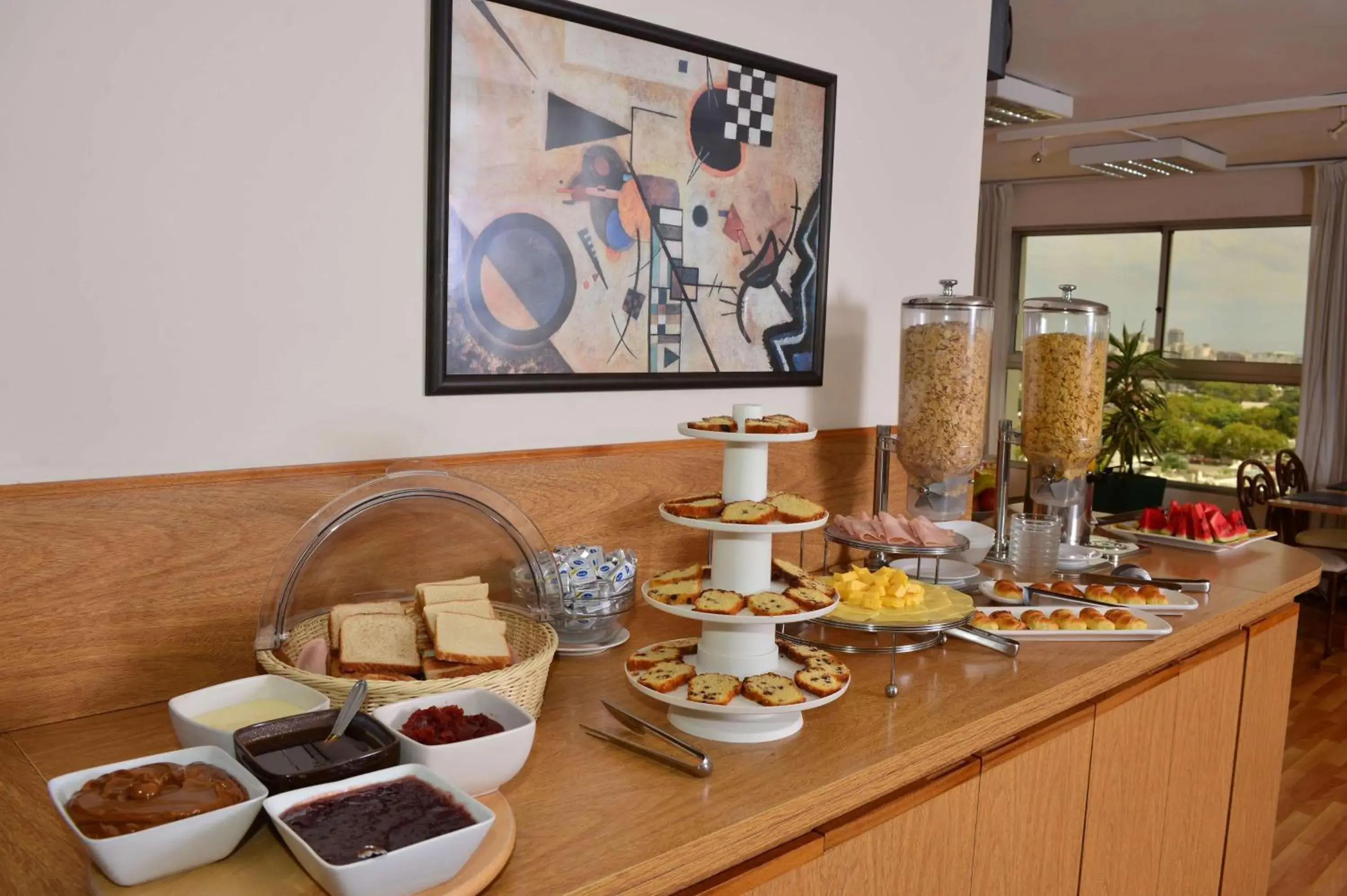 Restaurant/places to eat in Days Inn by Wyndham Montevideo Restaurant/places to eat in Days Inn by Wyndham Montevideo