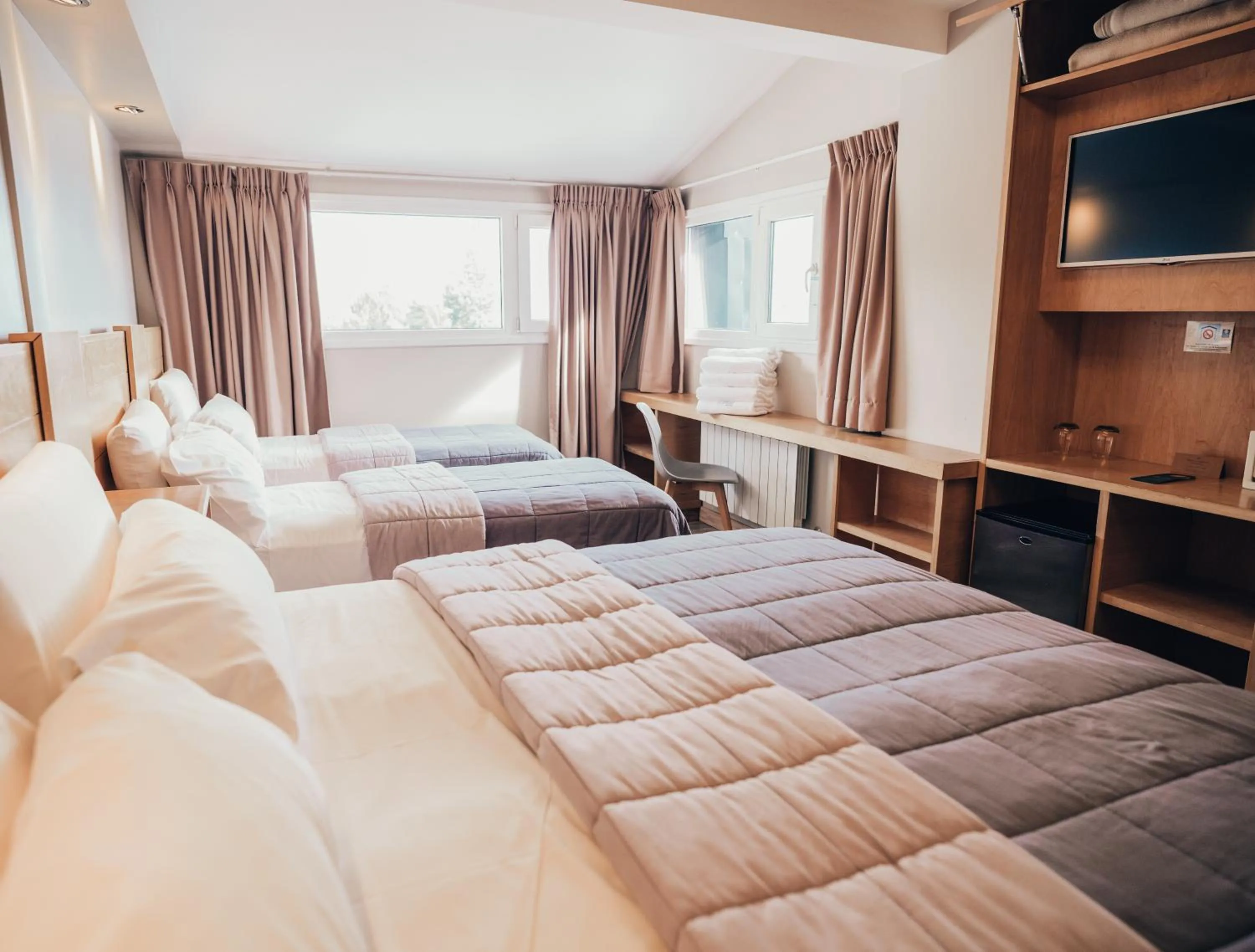 Bed in Hotel EcoSki by bund