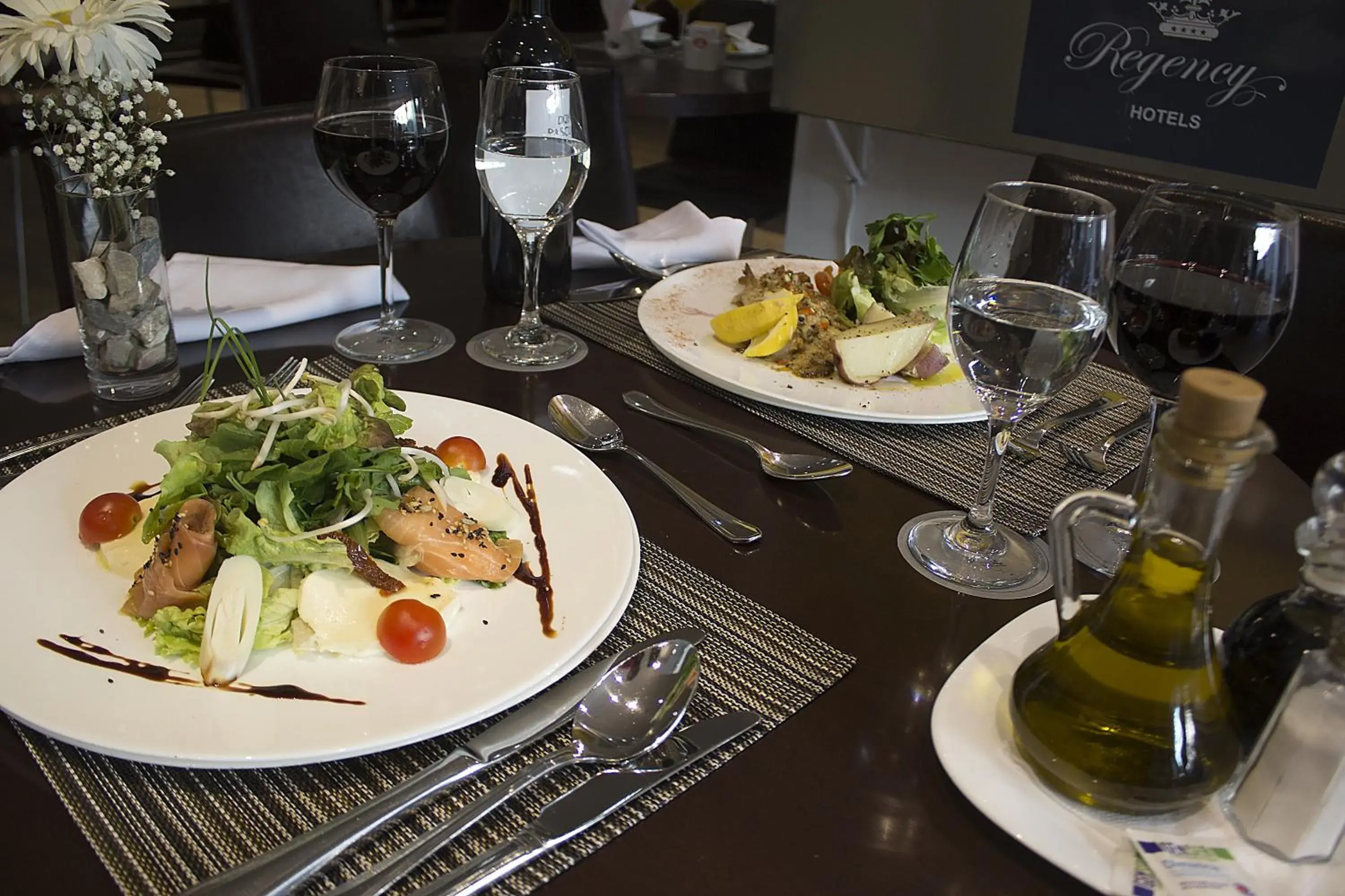 Restaurant/places to eat in Regency Golf - Hotel Urbano Restaurant/places to eat in Regency Golf - Hotel Urbano