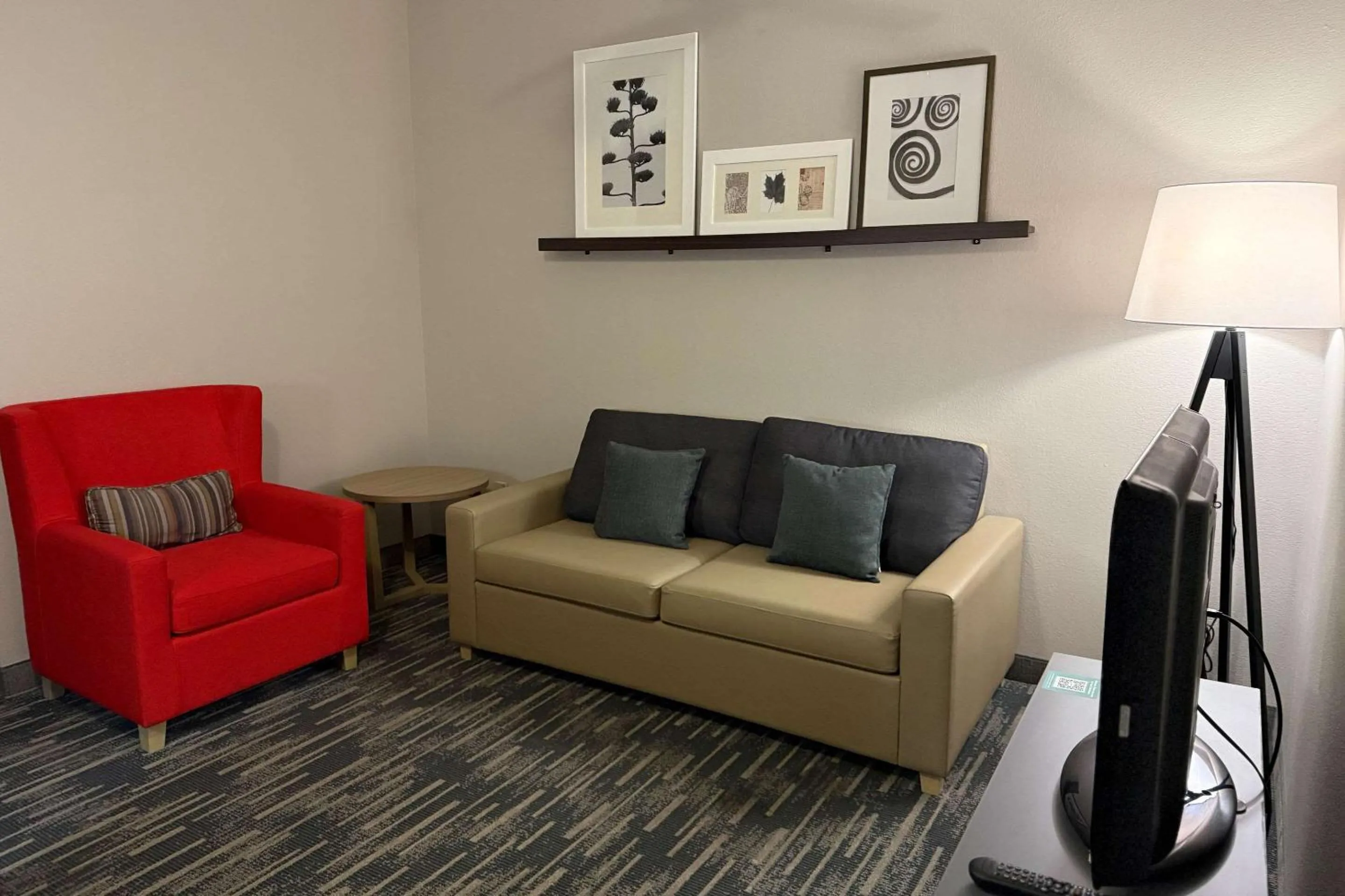 Bedroom in Country Inn & Suites by Radisson, Elgin, IL