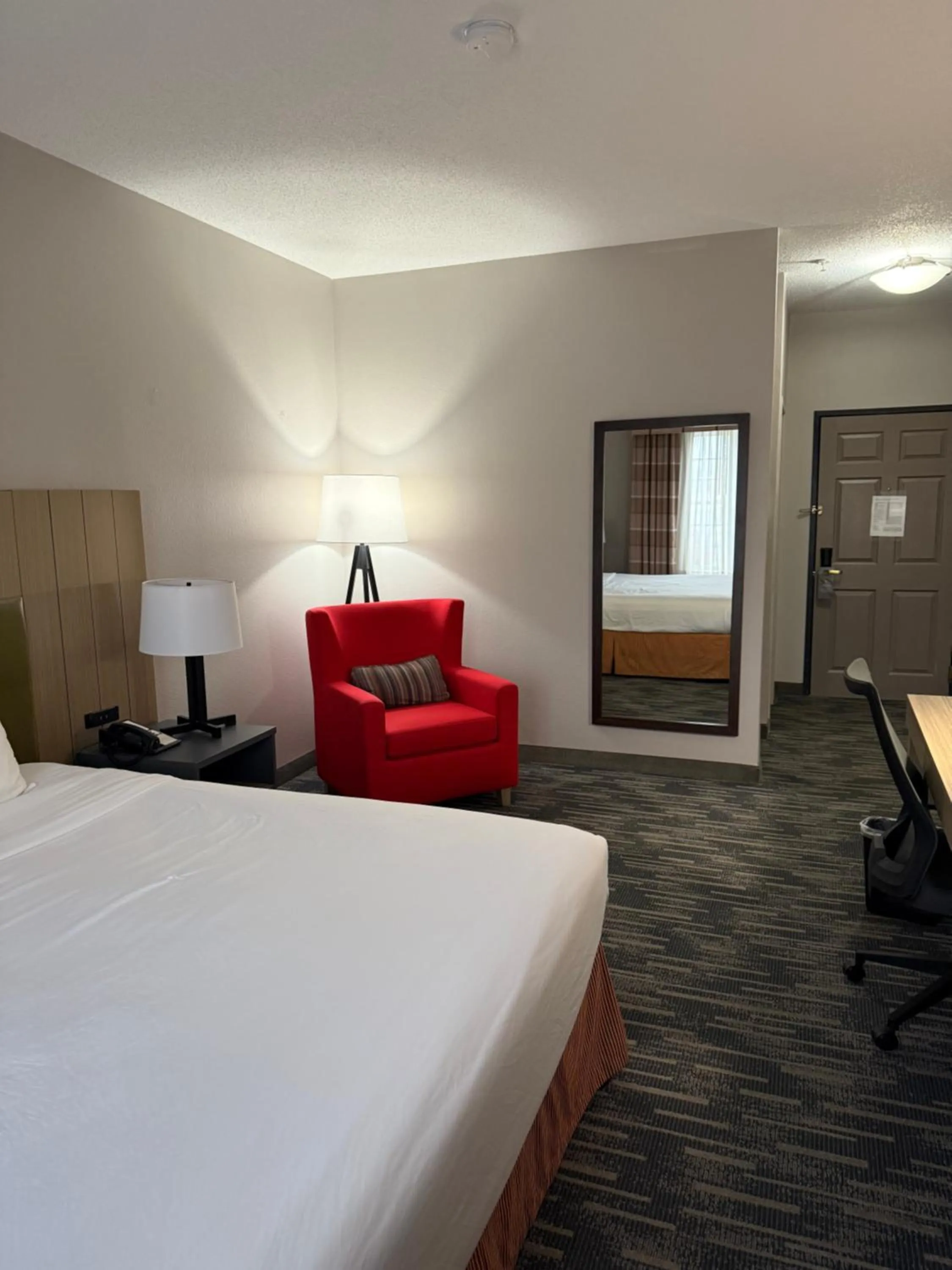 Bedroom, Bed in Country Inn & Suites by Radisson, Elgin, IL