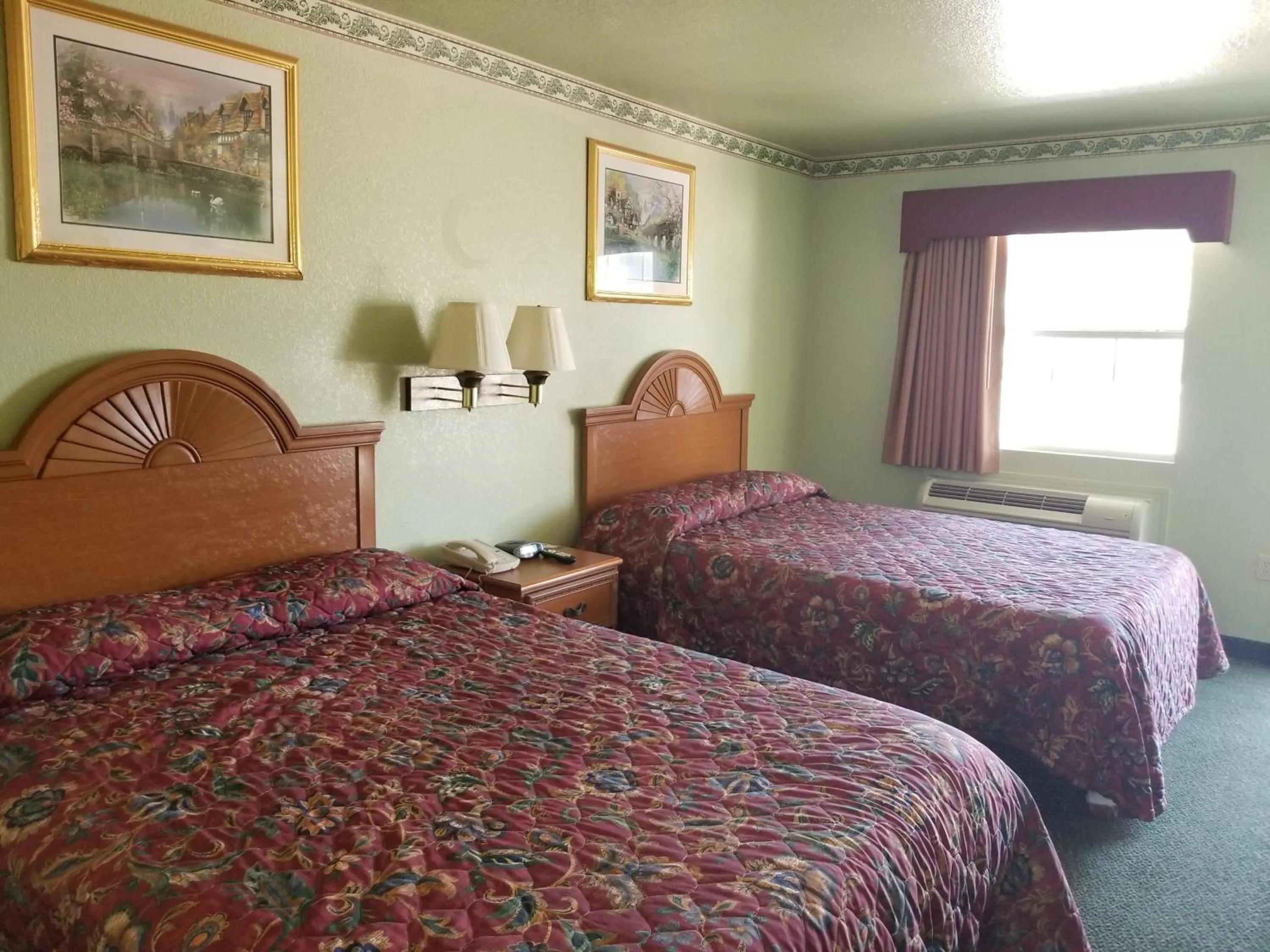Bedroom, Bed in Haltom Inn Fort Worth