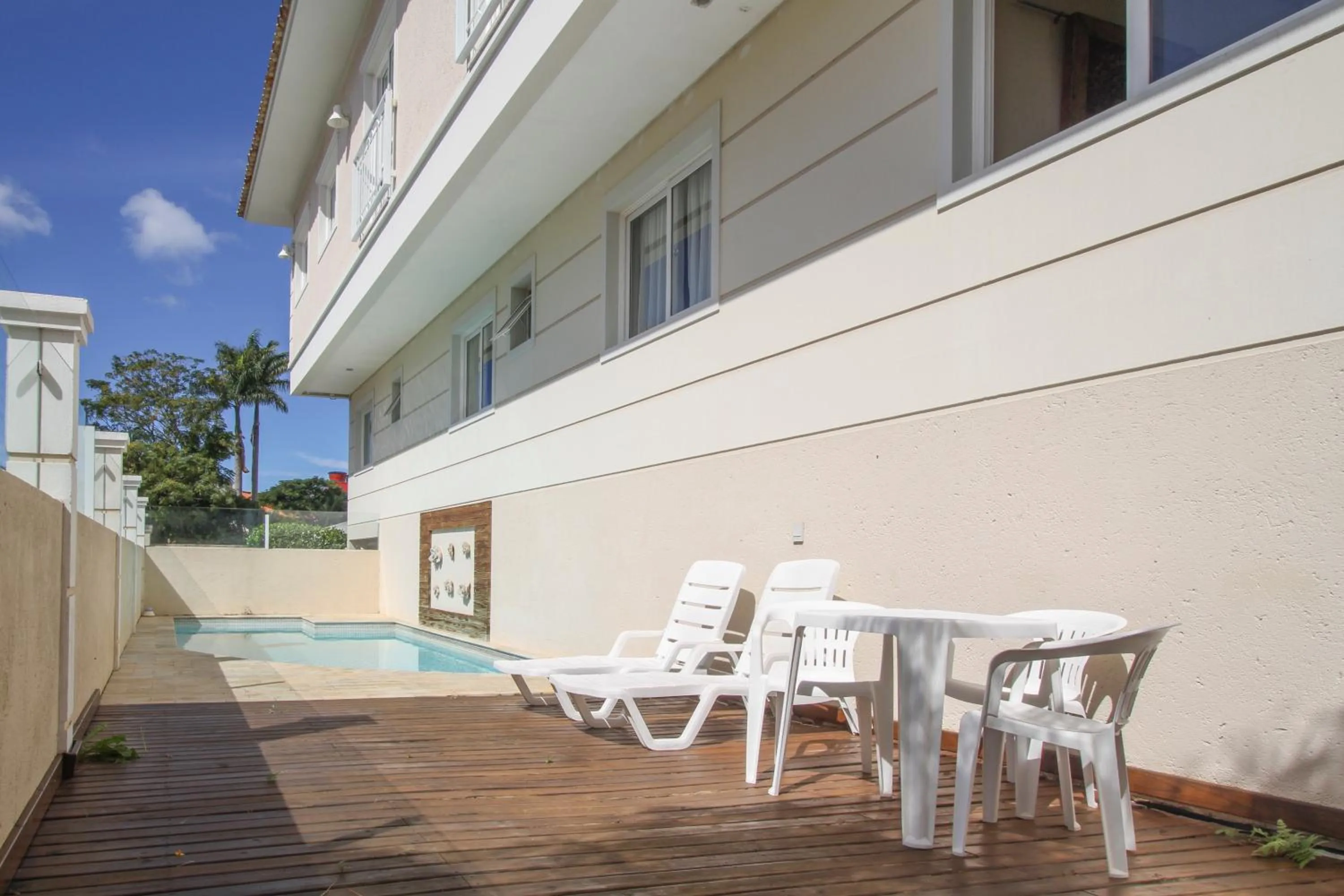 Swimming pool in Hotel Hola