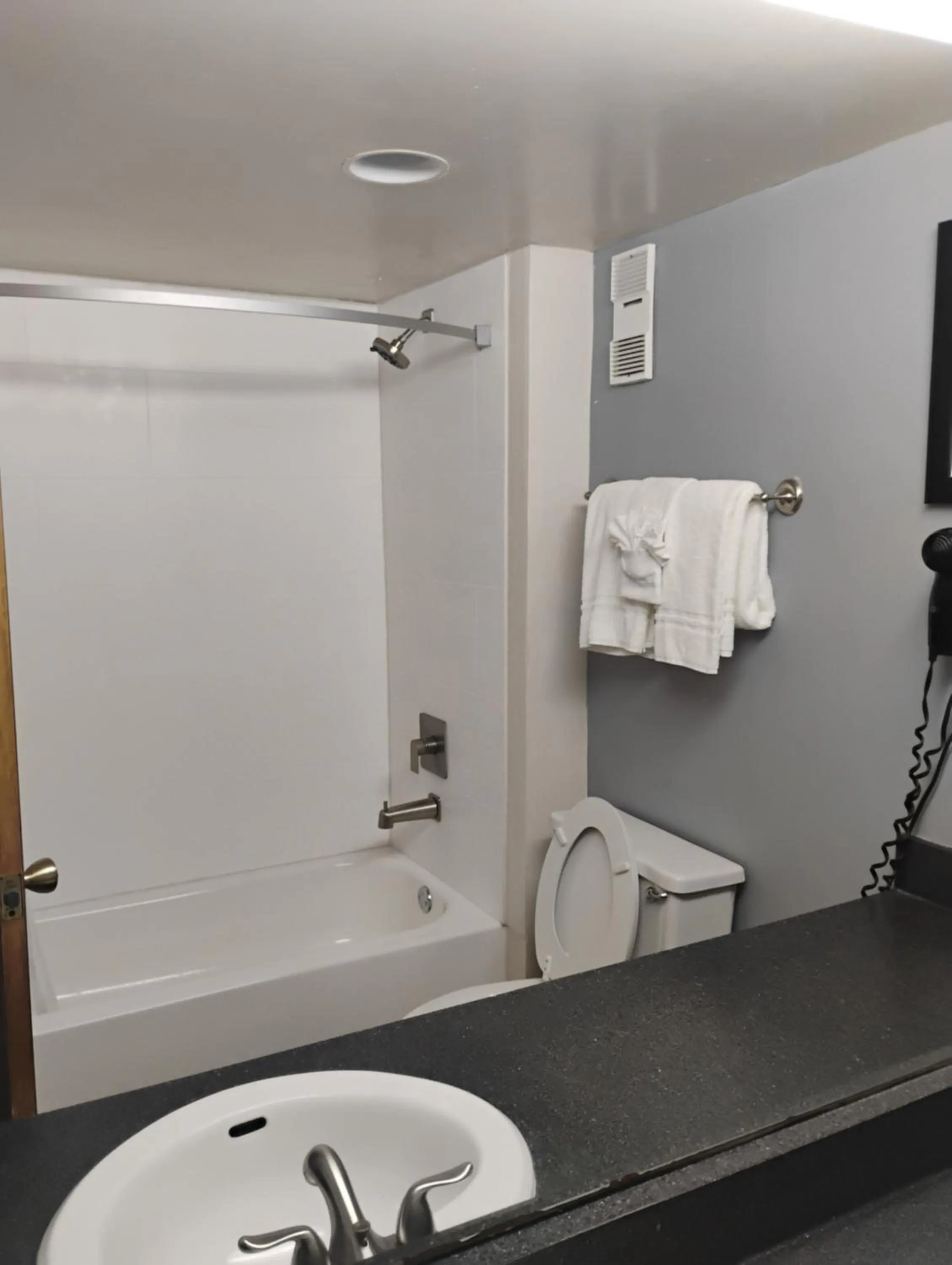 Bathroom in Inn at Grand Glaize