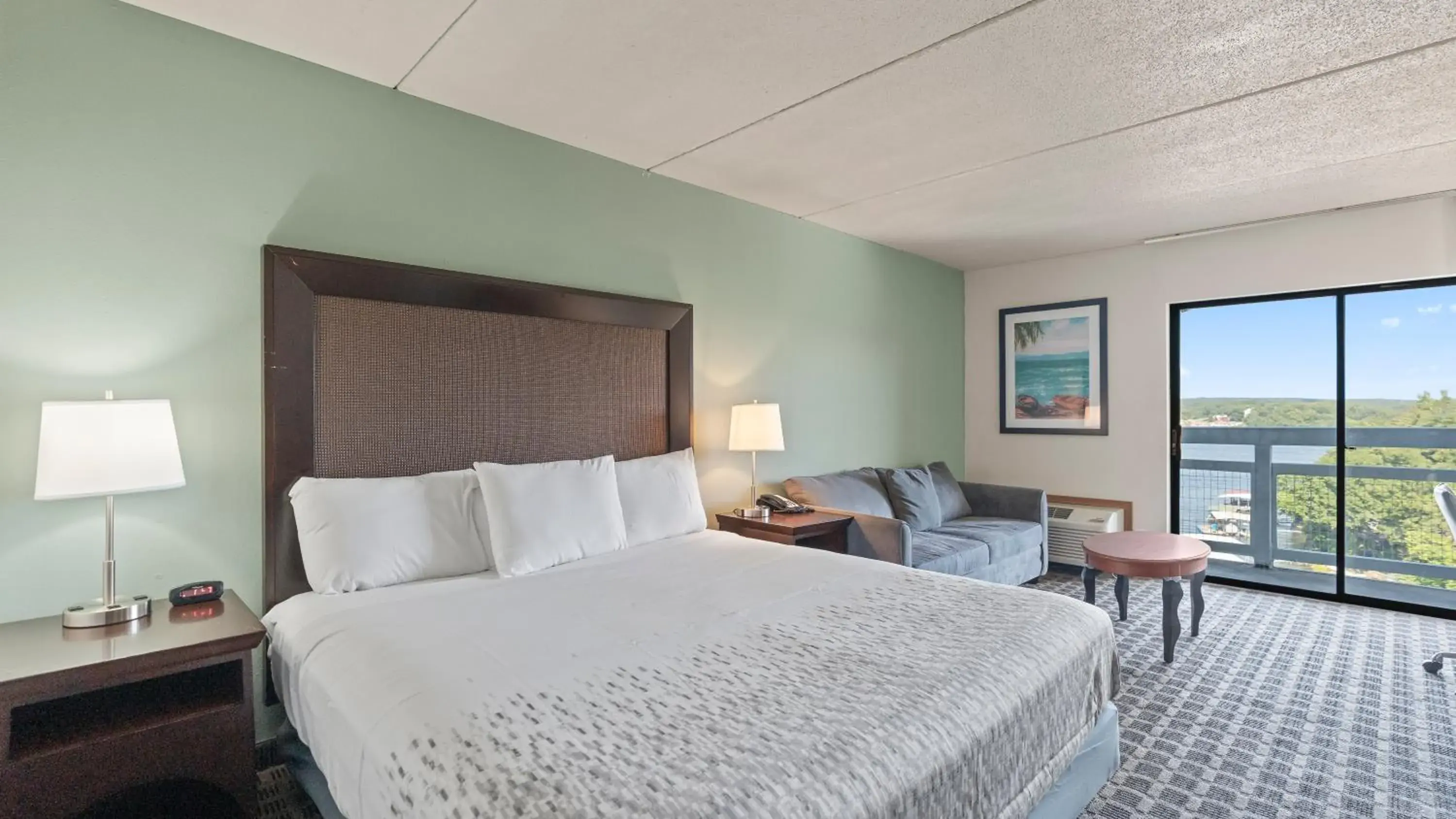 Bed in Inn at Grand Glaize Bed in Inn at Grand Glaize