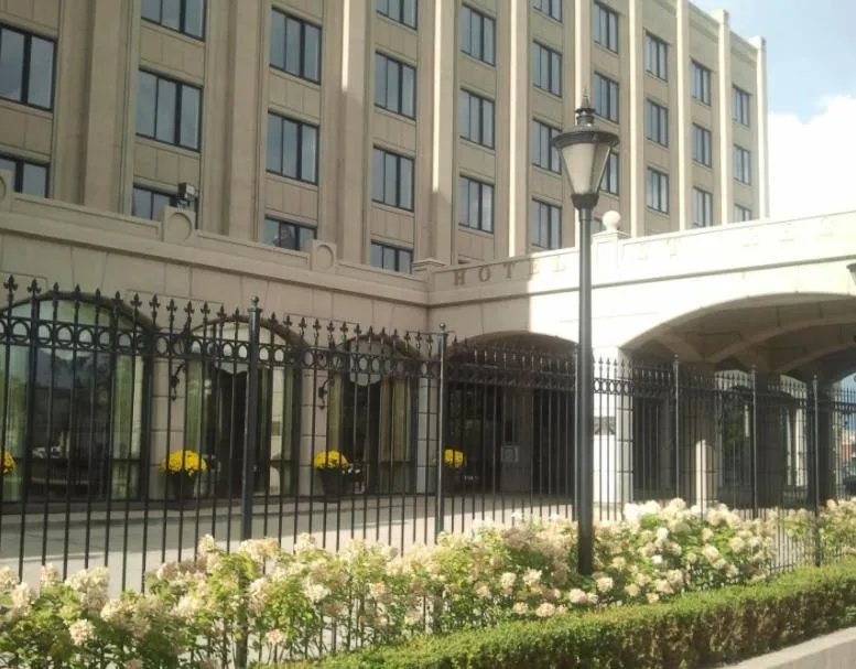 Facade/entrance in Hotel St. Regis Detroit