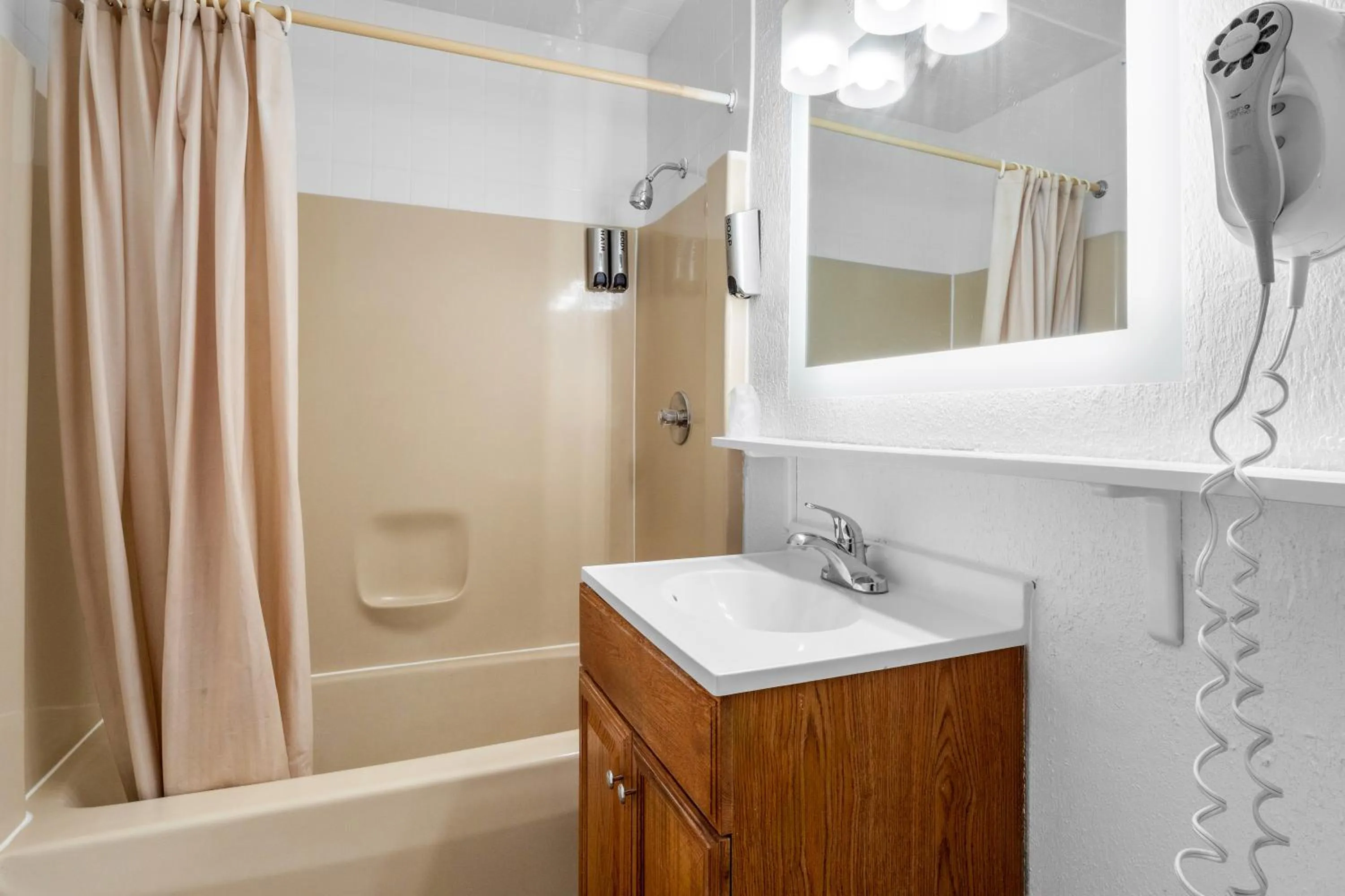 Shower in Americas Best Value Inn Jonesville/Hillsdale