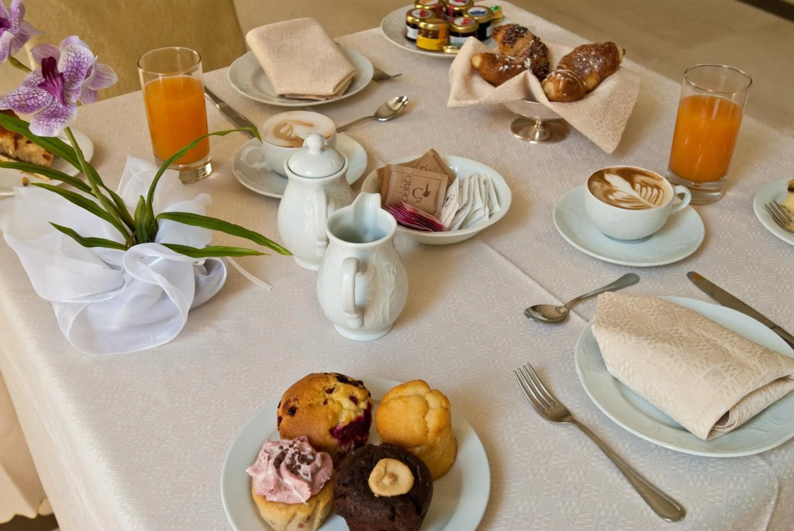 Food and drinks in Hotel San Domenico Al Piano